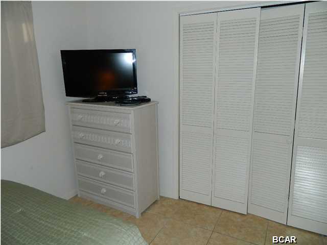 River Oaks Tennis Villas - Residential