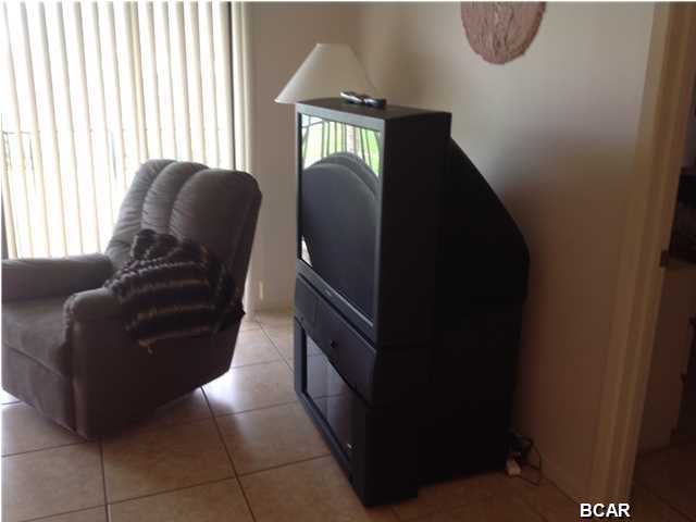 River Oaks Tennis Villas - Residential