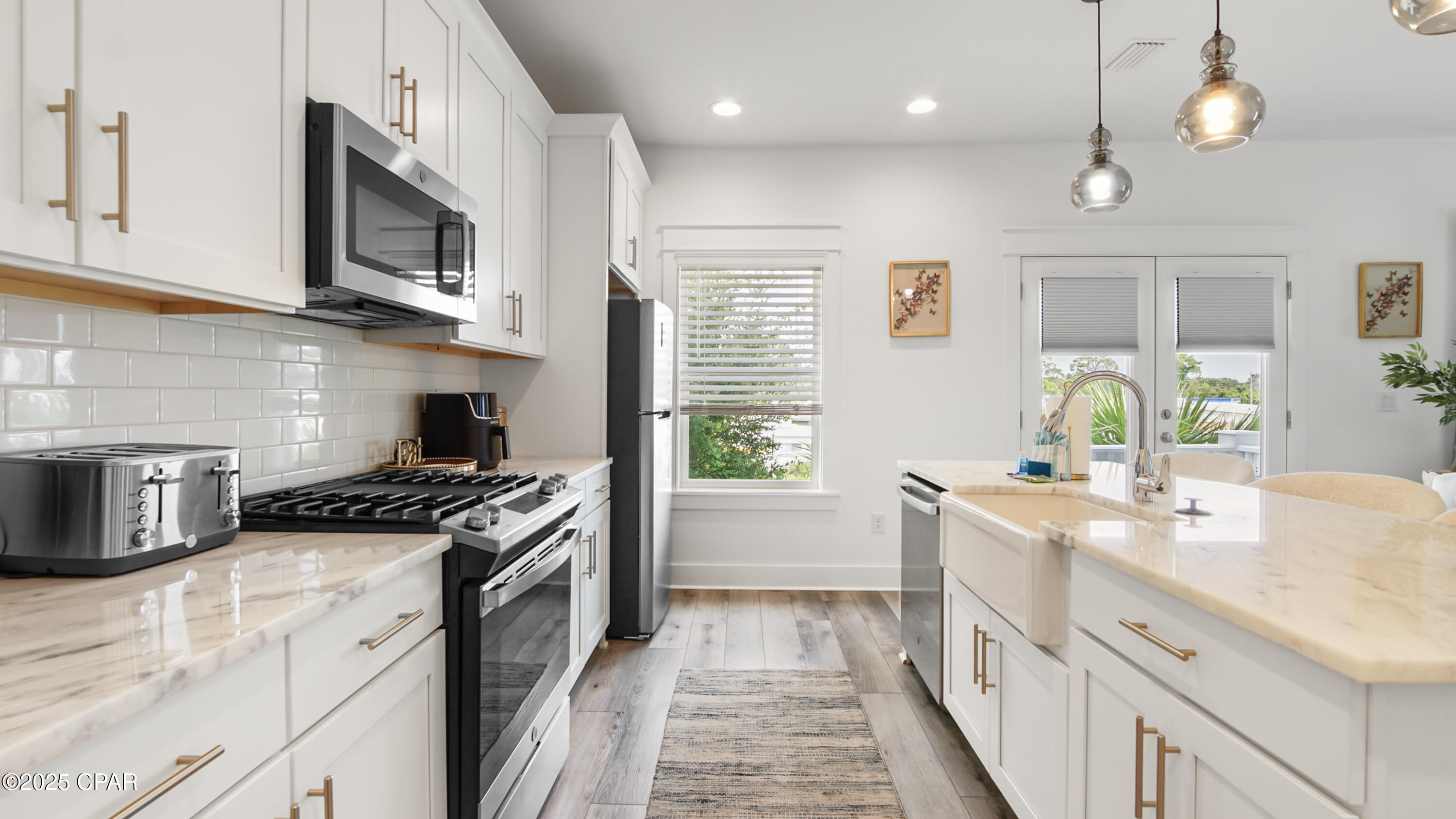 Lagoon Manor - Residential