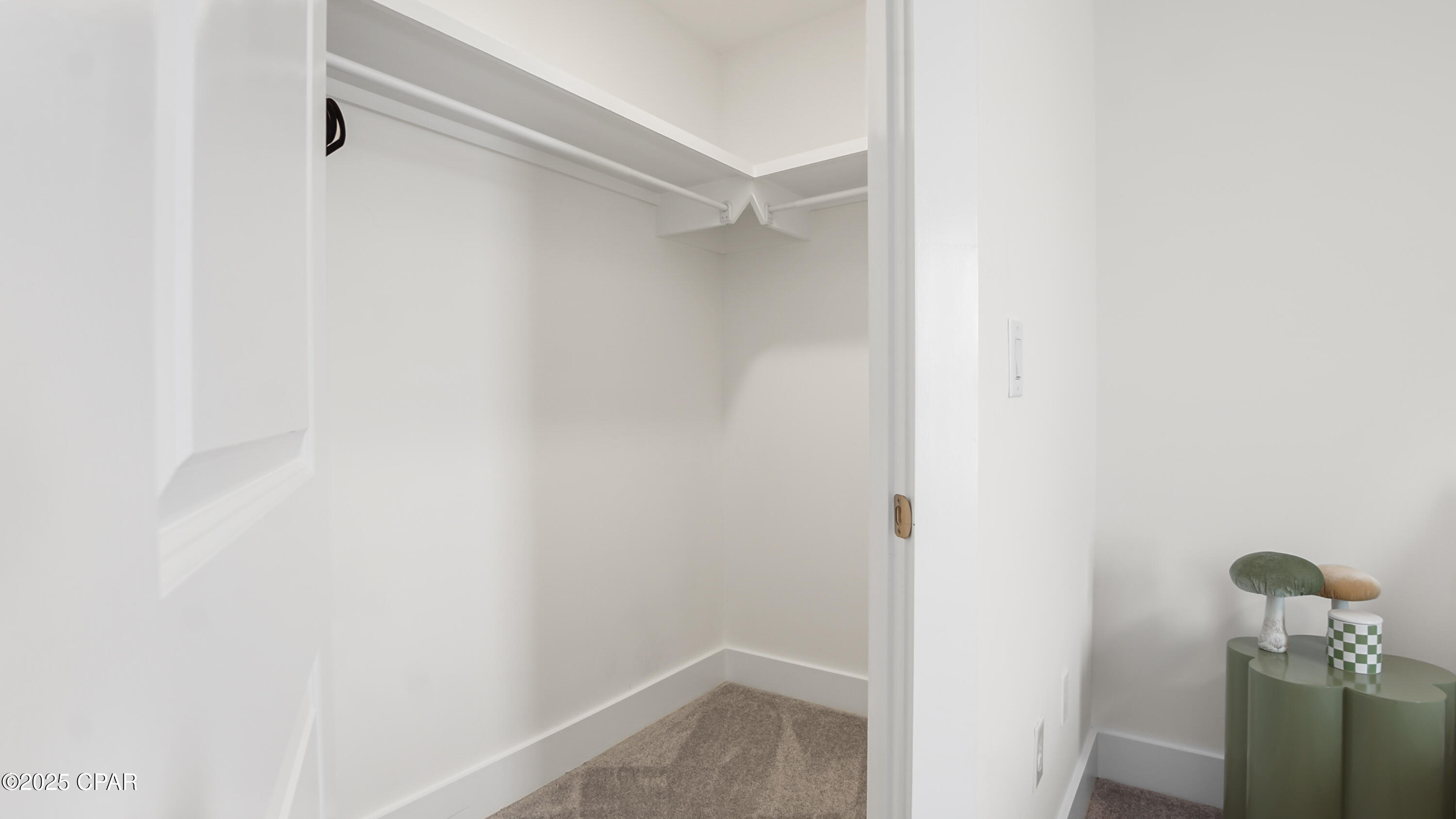 Lagoon Manor - Residential