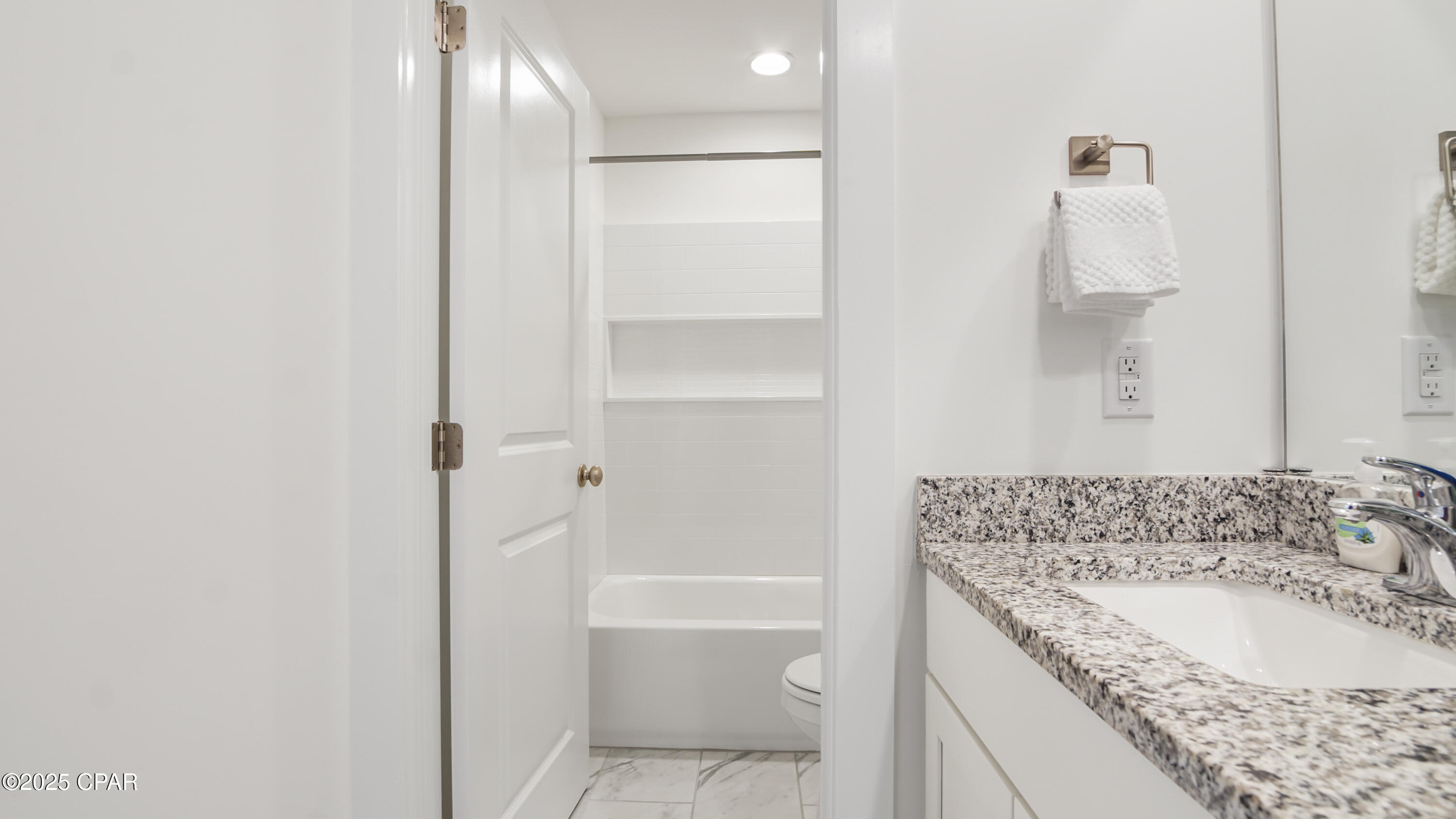 Lagoon Manor - Residential