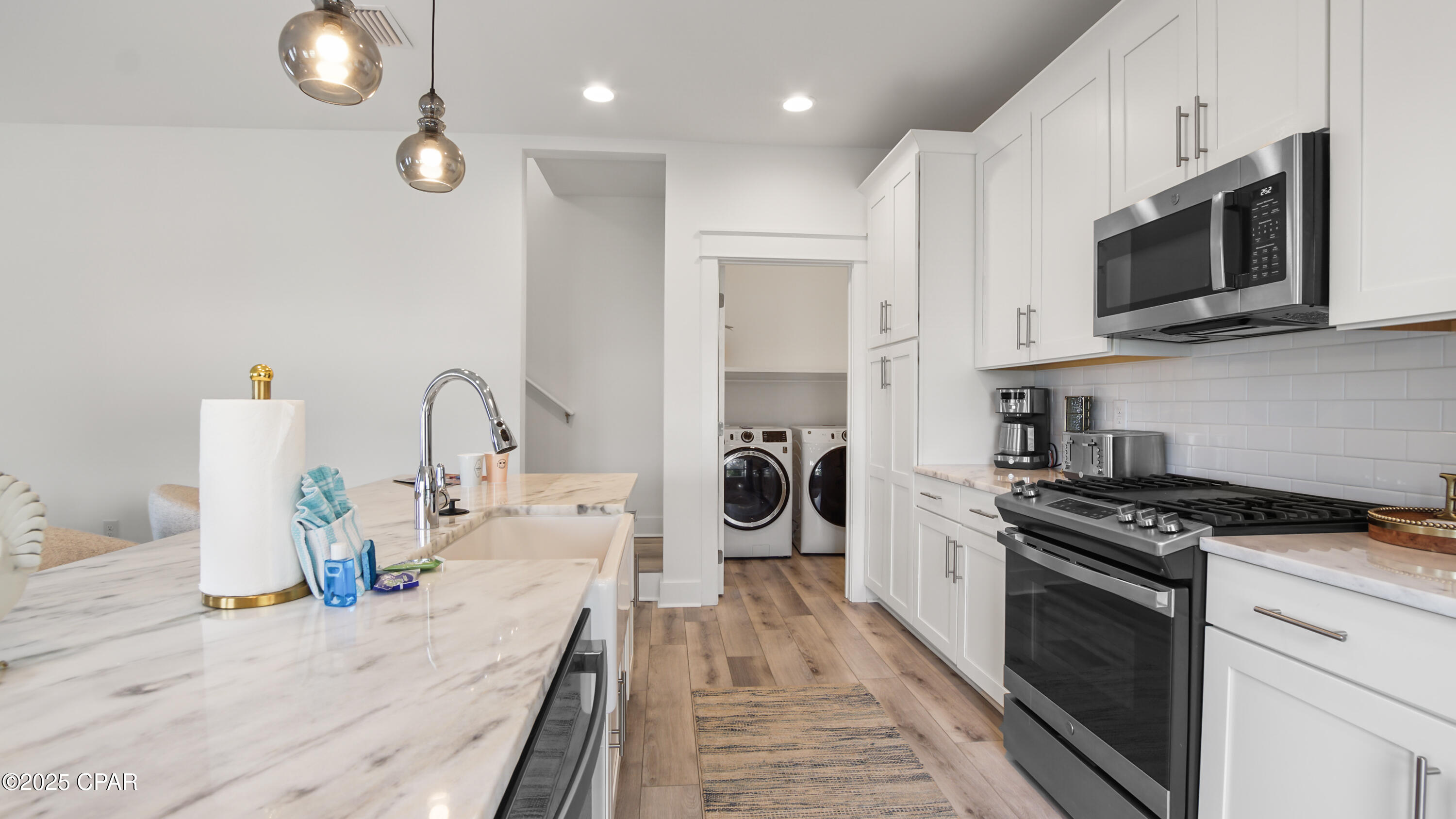 Lagoon Manor - Residential