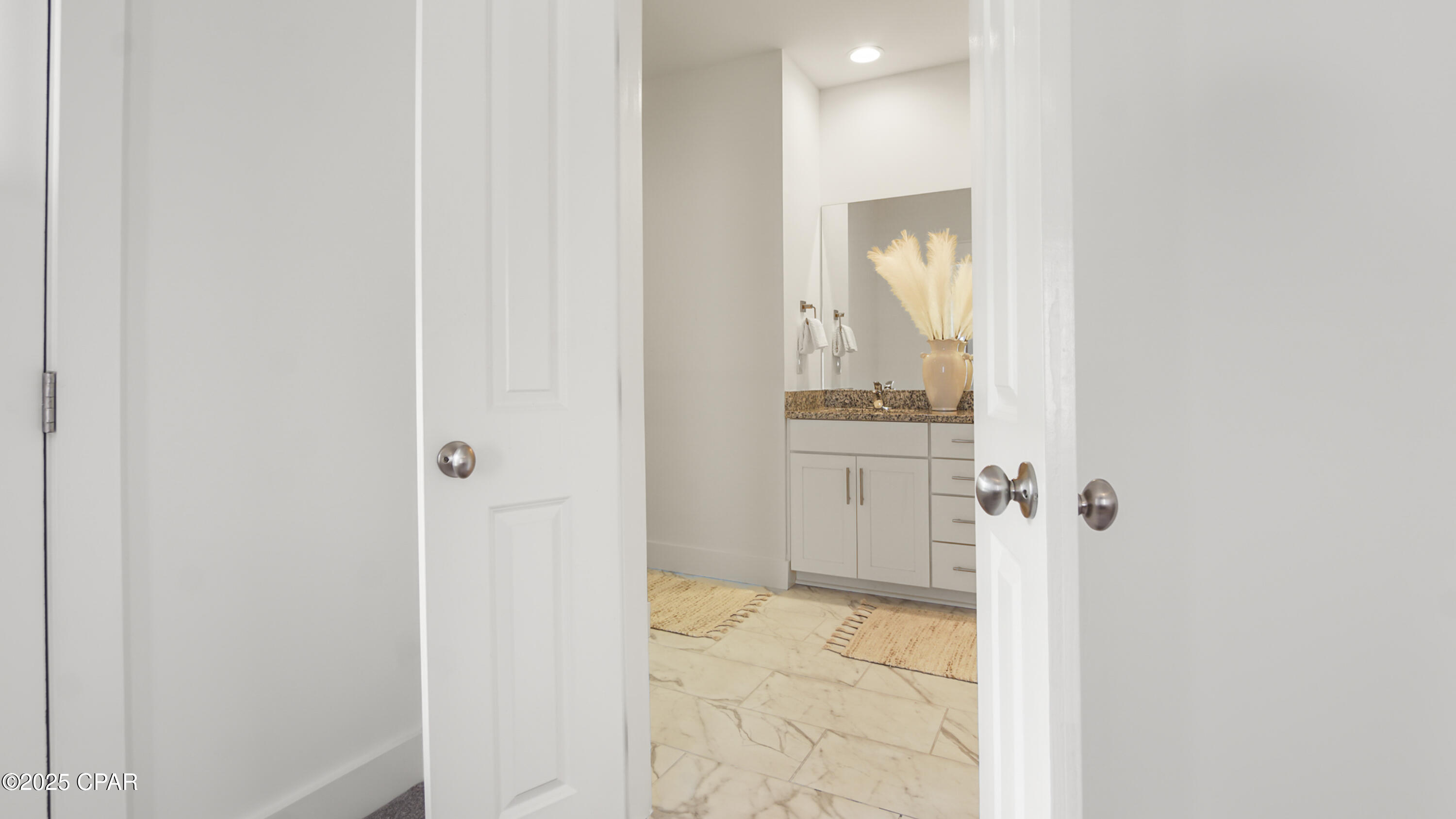 Lagoon Manor - Residential