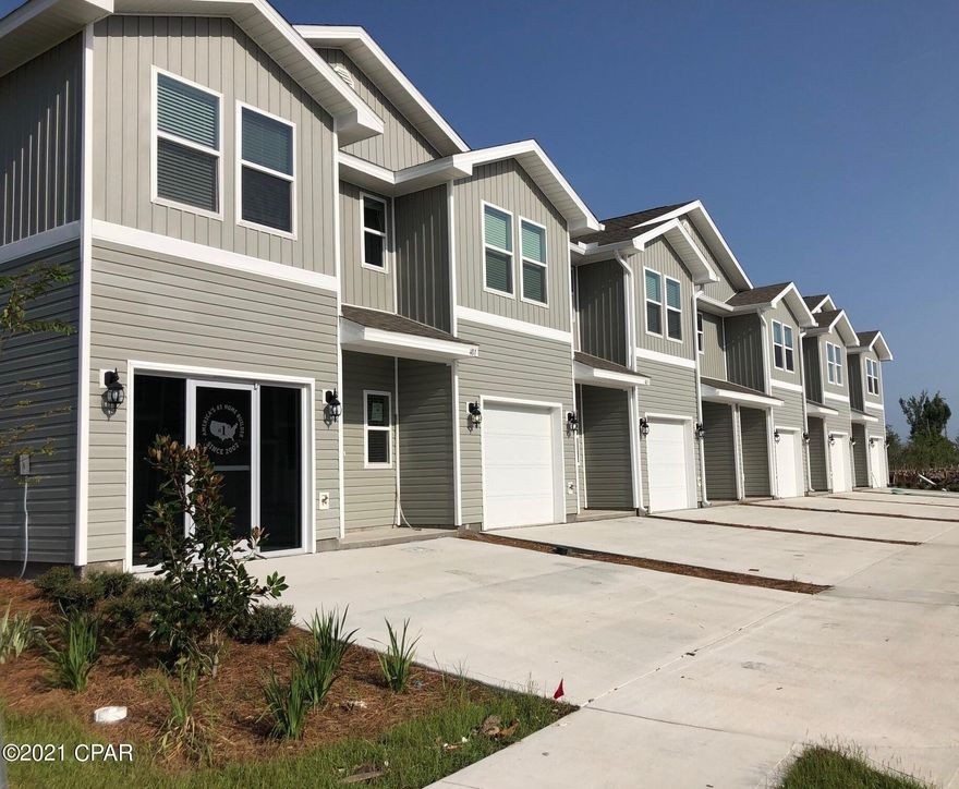 Welcome to Bridge Harbor Townhomes! This rental community is only a short drive from Panama City, with easy access to Highway 77 and 390, and

moments away from popular attractions along Panama City Beach. Inside your new townhome, you will find 3 bedrooms, as well as two and a half baths, all

featuring Moen® plumbing fixtures and fiberglass showers or tubs. The kitchen is equally impressive with granite countertops, beautiful stained cabinets, and

stainless-steel appliances. The bedrooms are set up as a private retreat to rest and recharge, with closets that feature ample space and ventilated shelving

system to keep your clothes organized. Bridge Harbor is also pet friendly; each unit features its own fenced-in backyard, perfect for your furry friends!