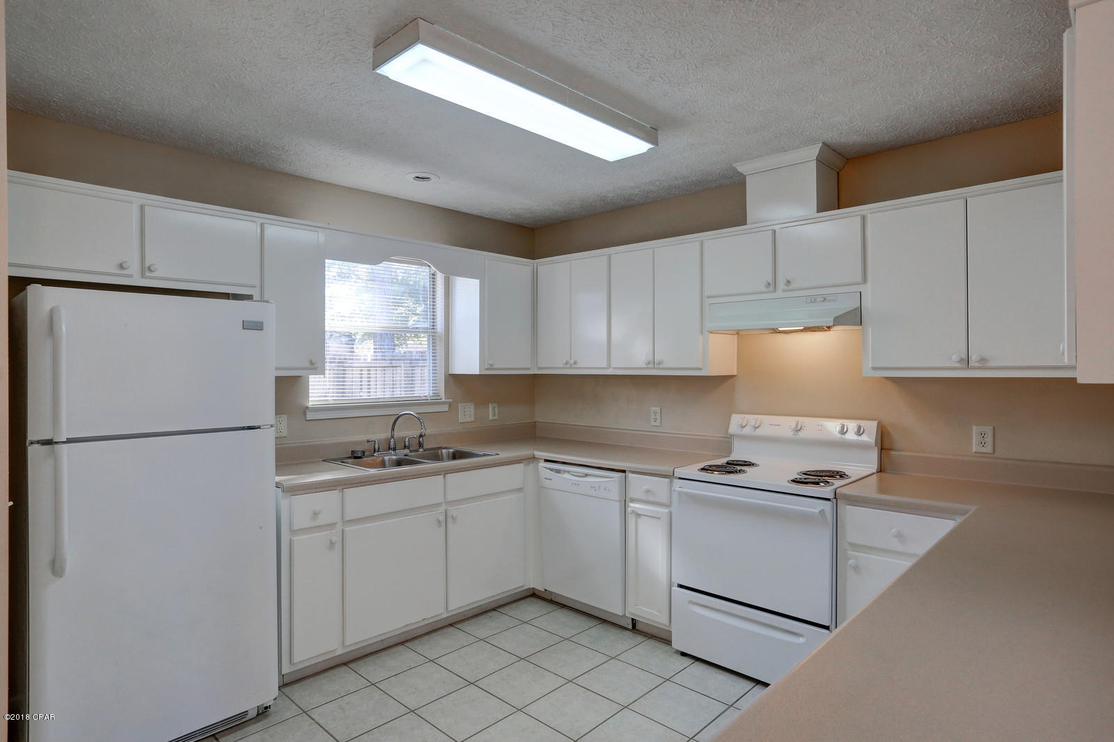 Pine Tree Place Unit 1 - Residential