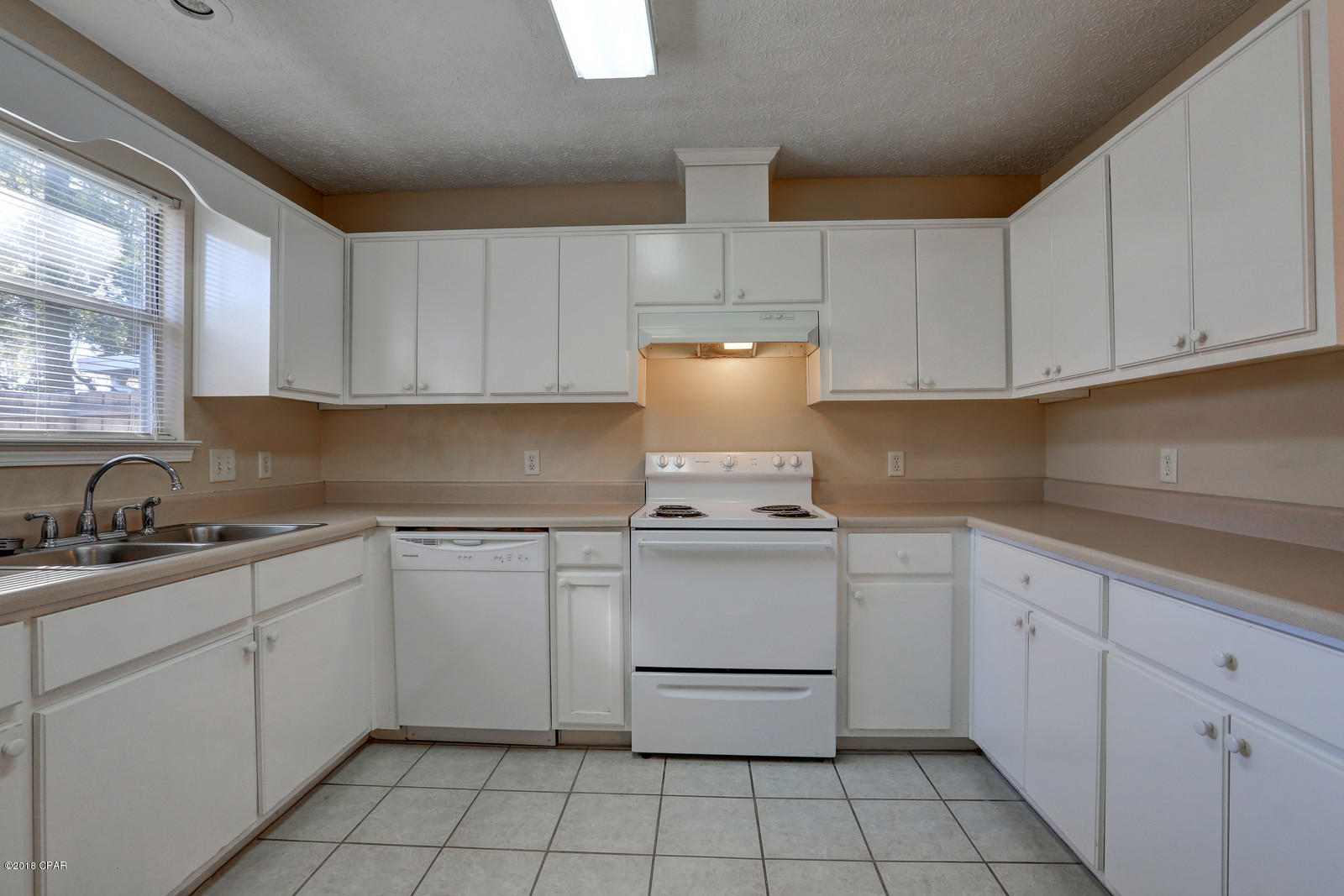 Pine Tree Place Unit 1 - Residential