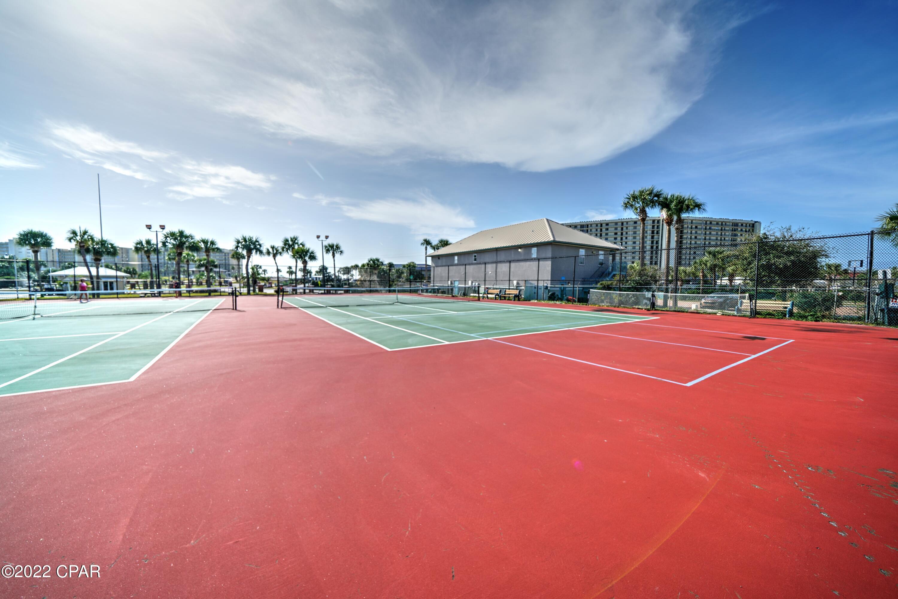 Venture Out Travel Trail - Land