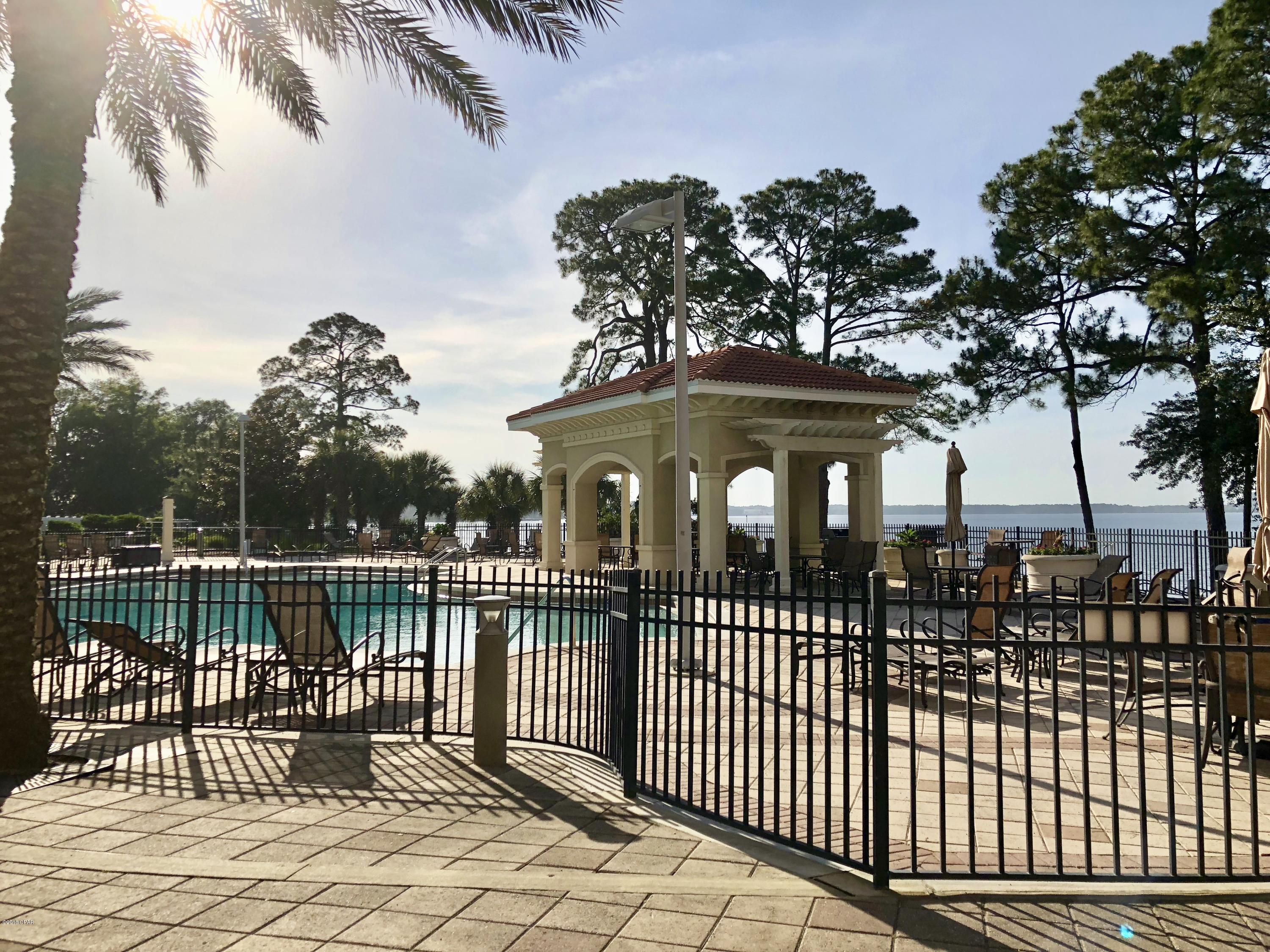 Magnolia Bay Club - Residential