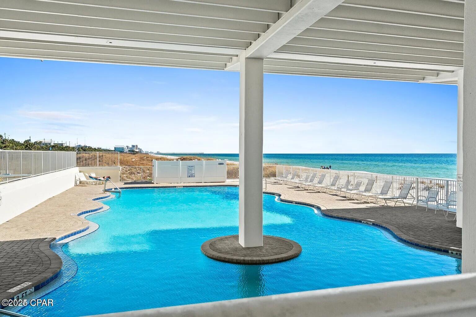 Fontainebleau Terrace - Residential