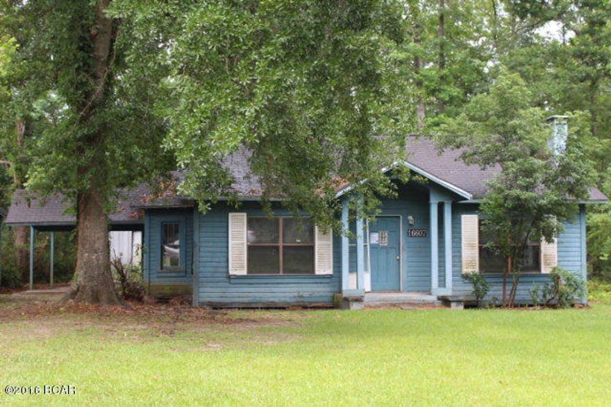 PRICE REDUCTION!! This cottage style house is in town in nice location with easy access to all local amenities. It has 3 bedrooms and 3 baths. There is a large living room, large country kitchen, a dining room and a large breakfast room. There is a very nice large metal building in the back yard that would be very useful for many purposes. It would make a large workshop, hobby house or just right for storage. This would make a great place to fix up and use for your retirement home or even use it for rental income property.