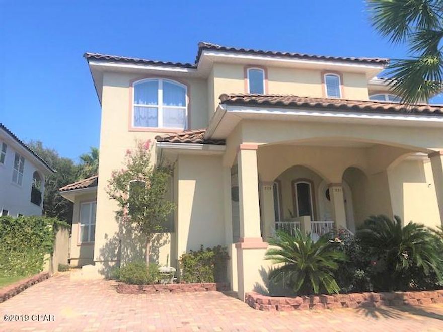 Furnished 3 bedroom 3 bath Townhouse in the gated community of La Valencia. Open floor plan on the first floor, full bath and screened porch and large patio right off the downstairs living space.

The second floor has 3 bedroom, 2 bathroom, reading area and laundry closet.

La Valencia amenities include Gulf front pool. beach access, tennis courts and gated entrance.