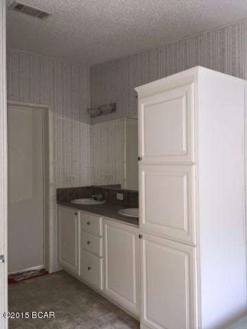 White Western Springs Unit 1 - Residential