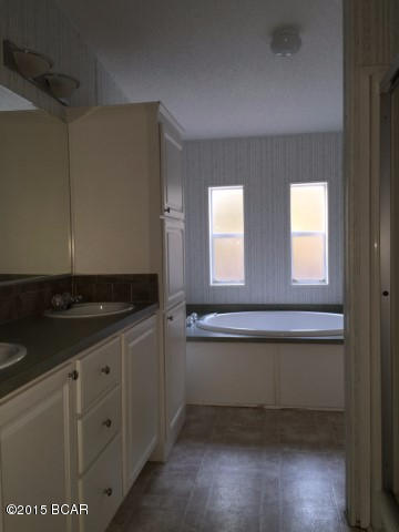 White Western Springs Unit 1 - Residential