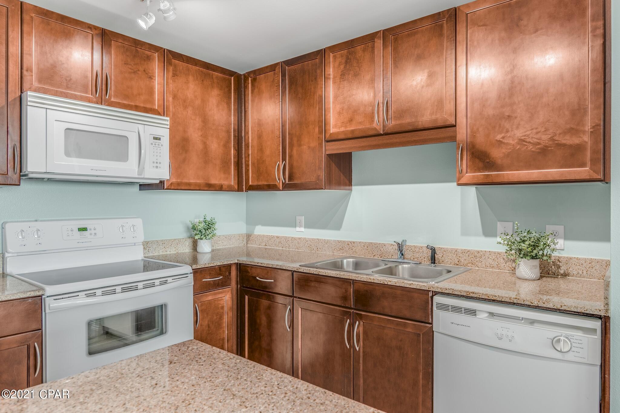 Laketown Wharf - Residential