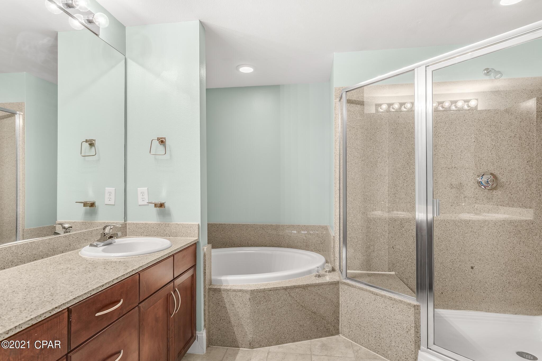 Laketown Wharf - Residential