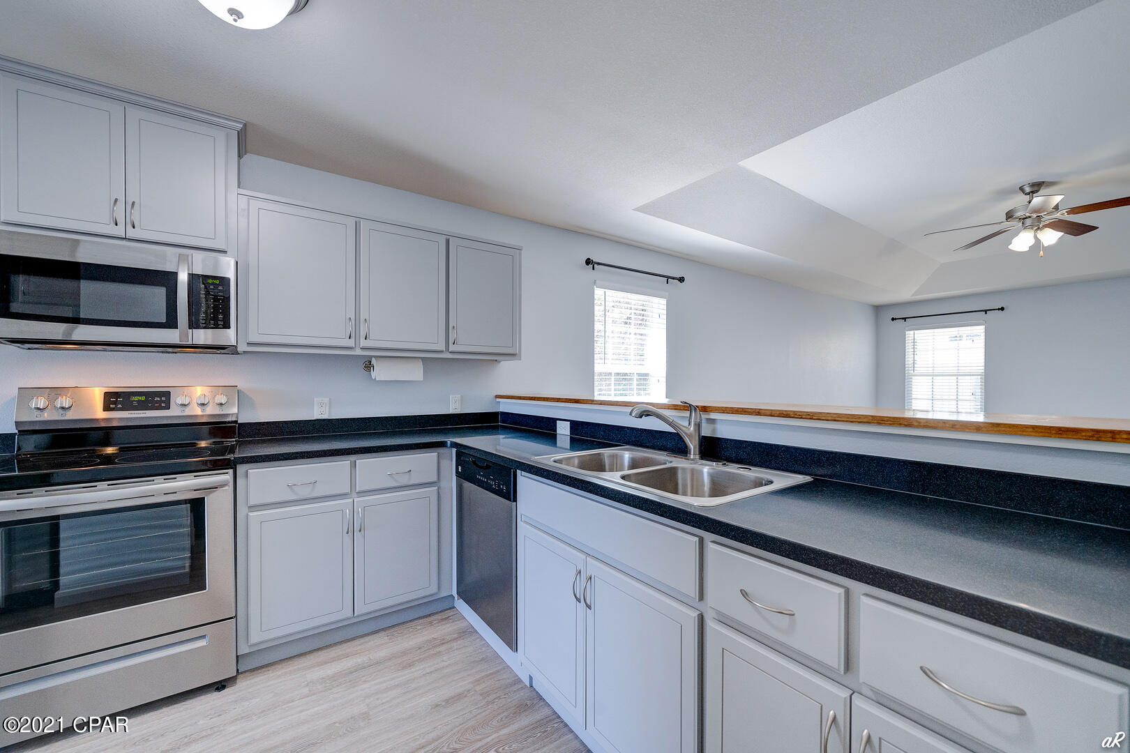 Woodlawn Village Ph 1 - Residential Lease