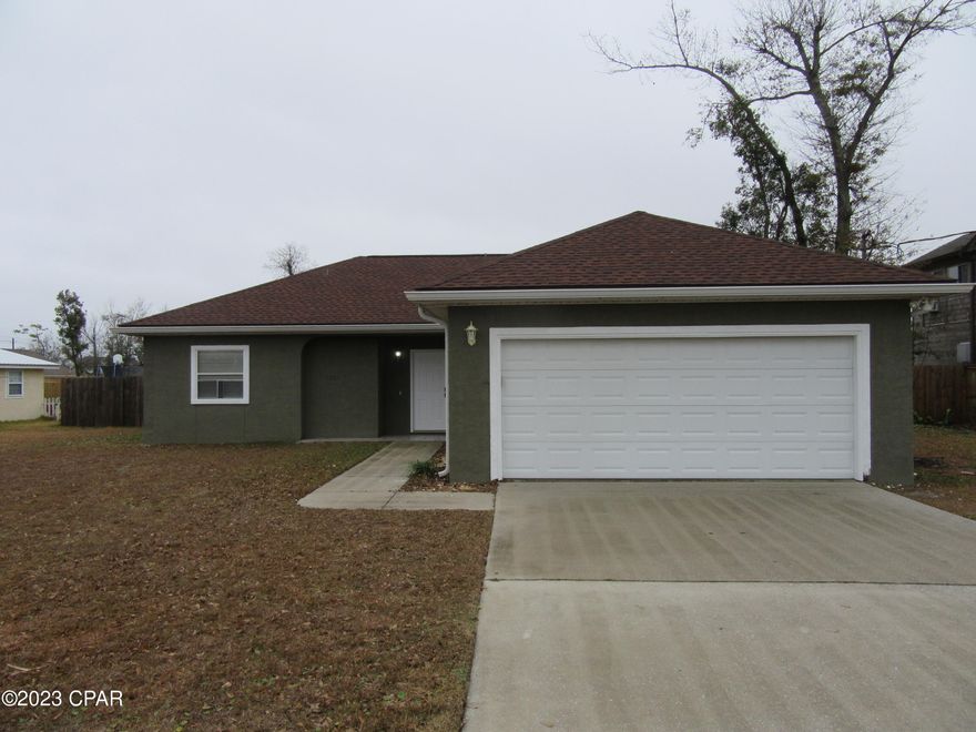 3-bedroom 2 bath located in the heart of Lynn Haven! Large, fenced back yard, Tile and Carpet throughout with ceiling fans. All property sizes and ages are approximate, please measure and/or verify if important. School assignments are subject to change, please check with Bay County for most accurate information. Deposit is the same as the rent. Pets allowed with owner approval and NON REFUNDABLE pet fee applies per pet. Breed restrictions apply.