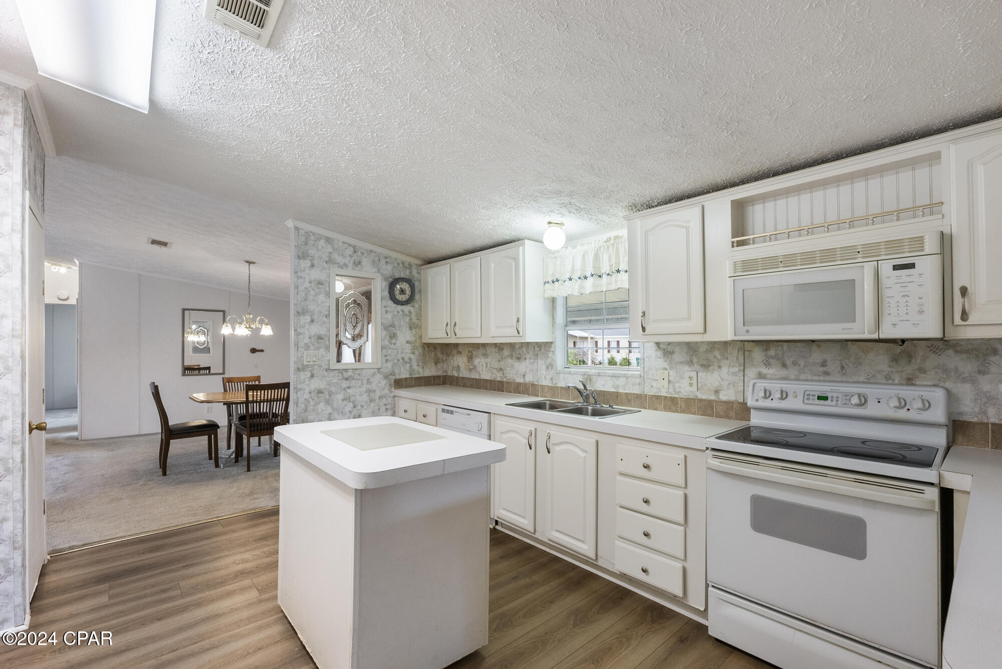 North Lagoon Oaks 7th Add - Residential