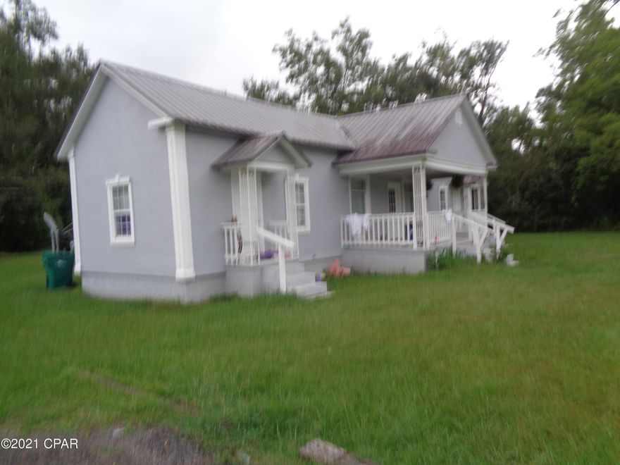 2 bedroom 1 bath duplex with in walking distance to shopping. Application fee $50.00. No pets allowed. Ready for new tenant.