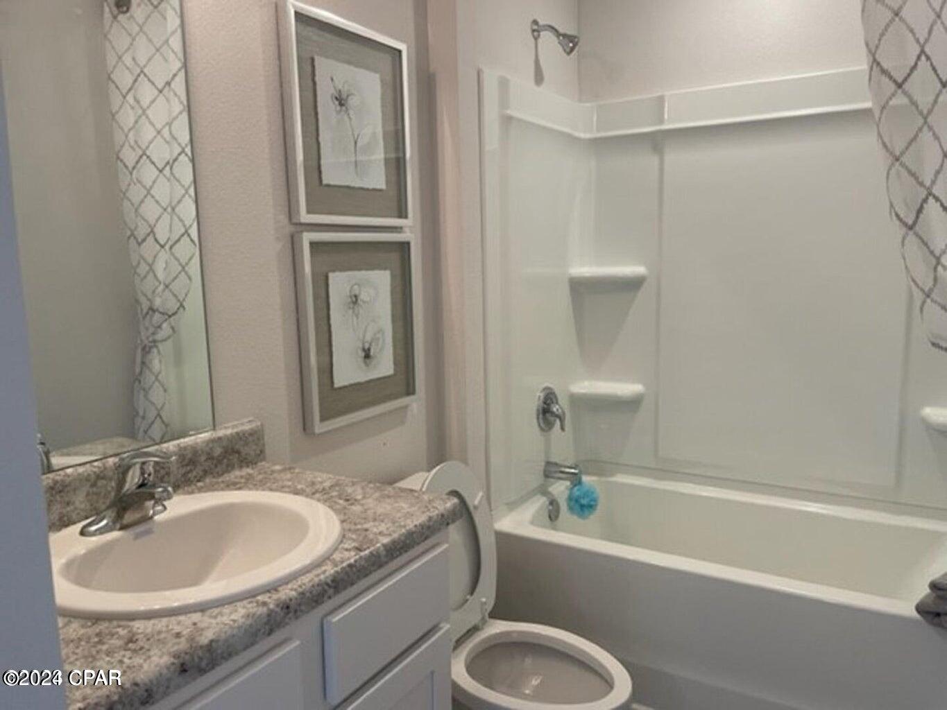 La Siesta - Residential Lease