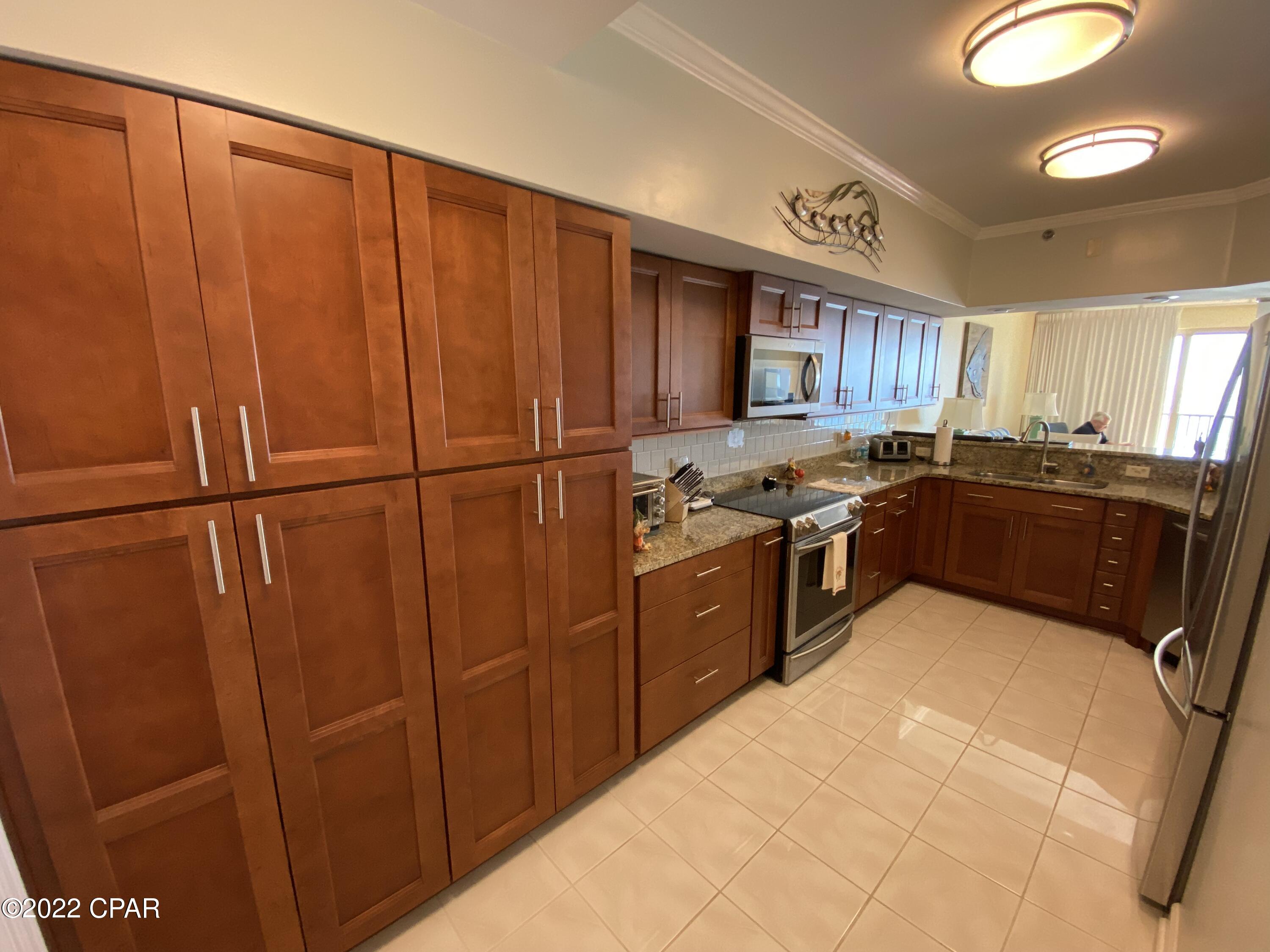 Summerwinds Condo - Residential