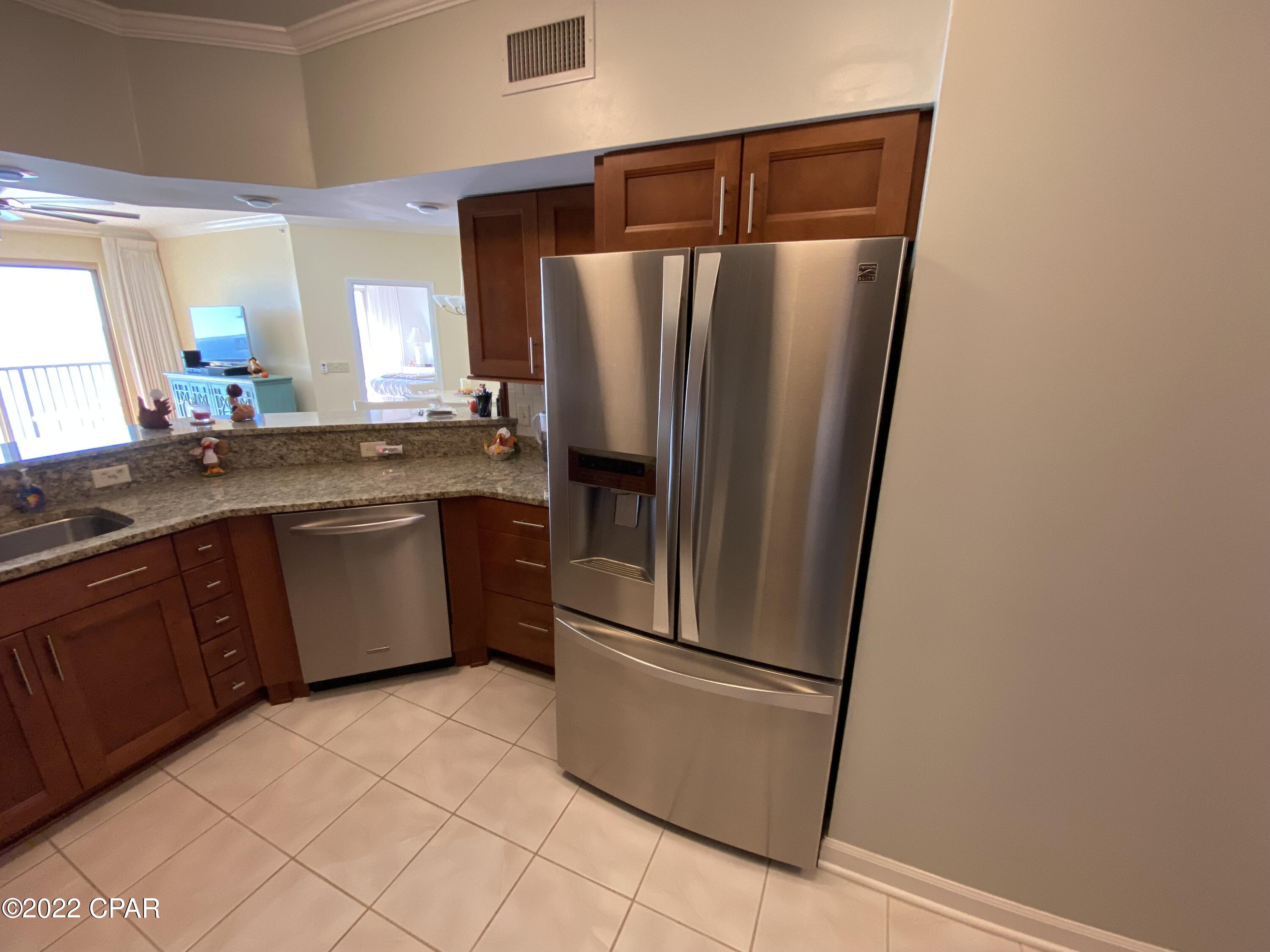 Summerwinds Condo - Residential