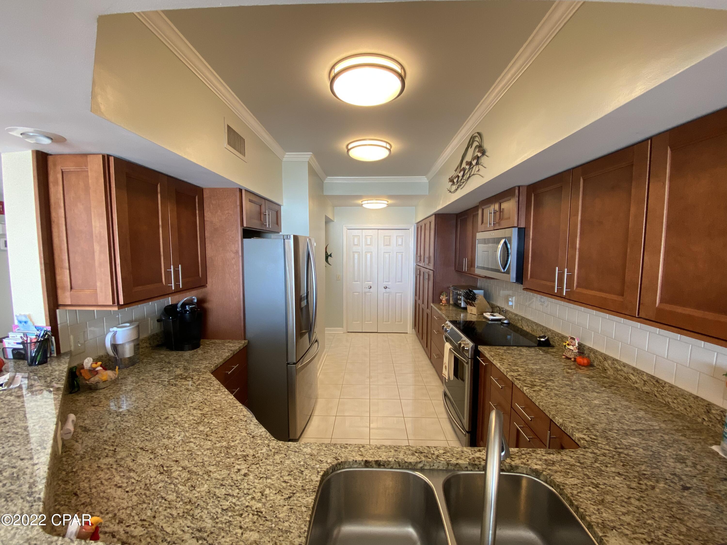 Summerwinds Condo - Residential