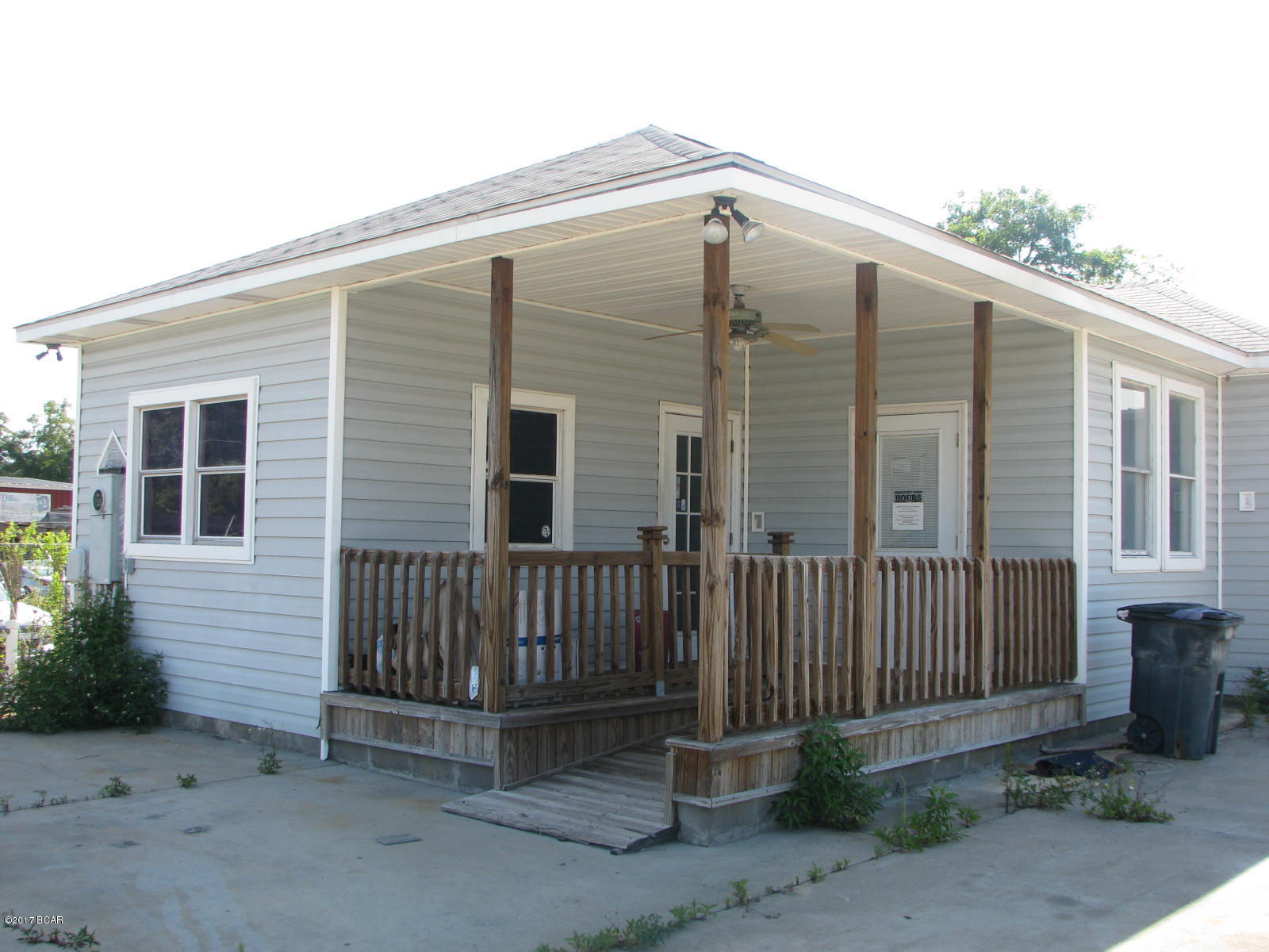 [No Recorded Subdiv] - Commercial Sale