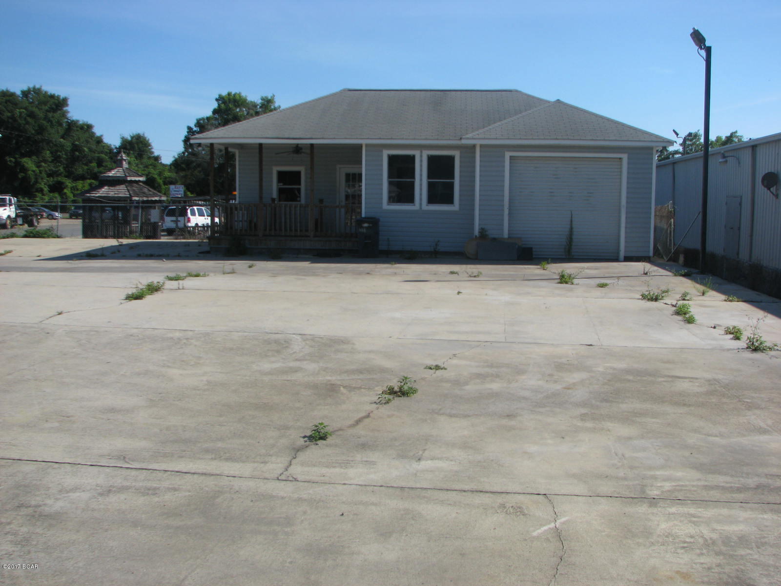 [No Recorded Subdiv] - Commercial Sale