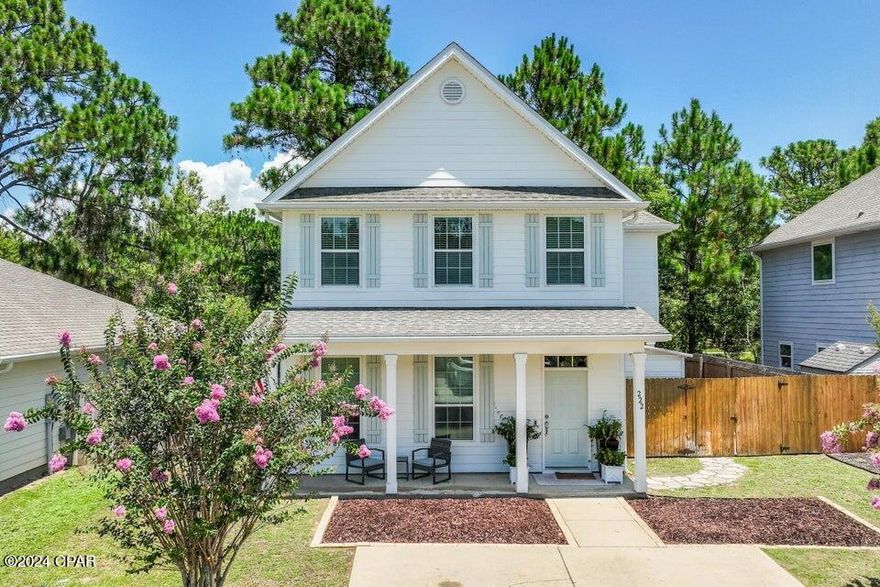 UNDER CONTRACT WITH CONTINGENCIES; SELLER ACCEPTING BACKUP OFFERS.
MOTIVATED SELLER! Welcome to 222 Water Oaks Loop, a recently remodeled 3-bedroom, 2.5-bathroom home located in the prestigious Water Oaks community. This charming property offers a rare opportunity to own a piece of Santa Rosa Beach at an incredibly low price of $445,000. The home features an inviting open floor plan with granite countertops, stainless steel appliances, and beautiful wood flooring on the first level. Upstairs, plush carpeting provides comfort and warmth in the bedrooms. Positioned along a serene, wooded horse farm, this residence offers elevated privacy, perfect for peaceful living. The property boasts a completely fenced yard with two side yards, ideal for pets to roam freely. With low HOA fees, residents can enjoy affordability while being part of a vibrant community environment. Water Oaks is a family-friendly neighborhood just minutes away from the renowned beaches of 30A and the picturesque Choctawhatchee Bay. Don't miss this opportunity to make 222 Water Oaks Loop your new home in Santa Rosa Beach. Schedule your showing today!