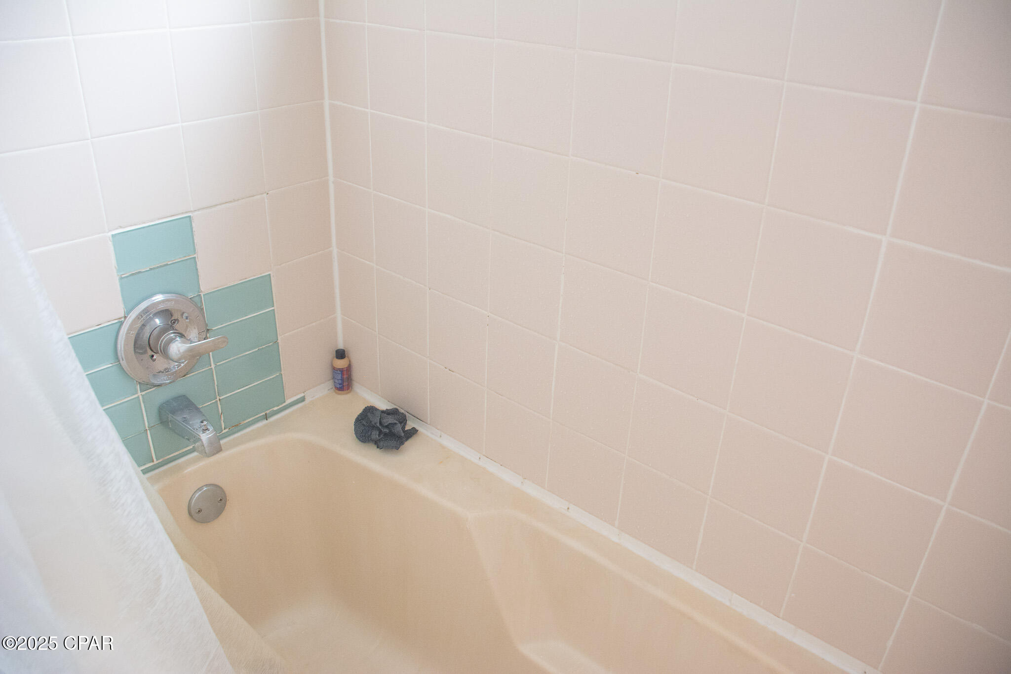 Caroline Add Unit 2 - Residential