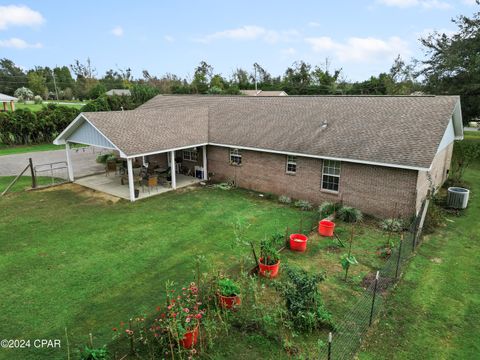 A home in Blountstown