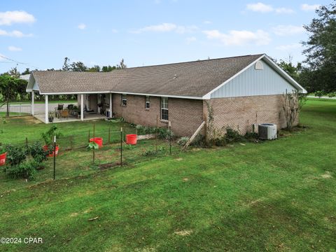 A home in Blountstown