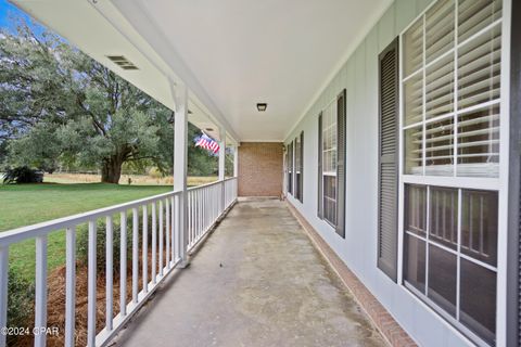 A home in Blountstown