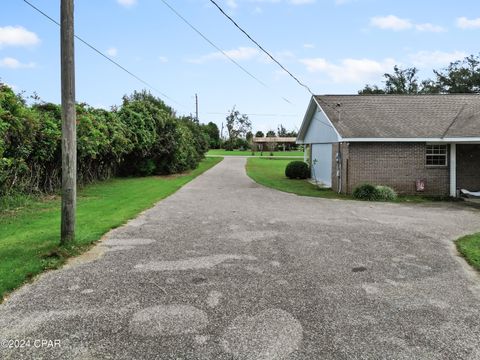 A home in Blountstown