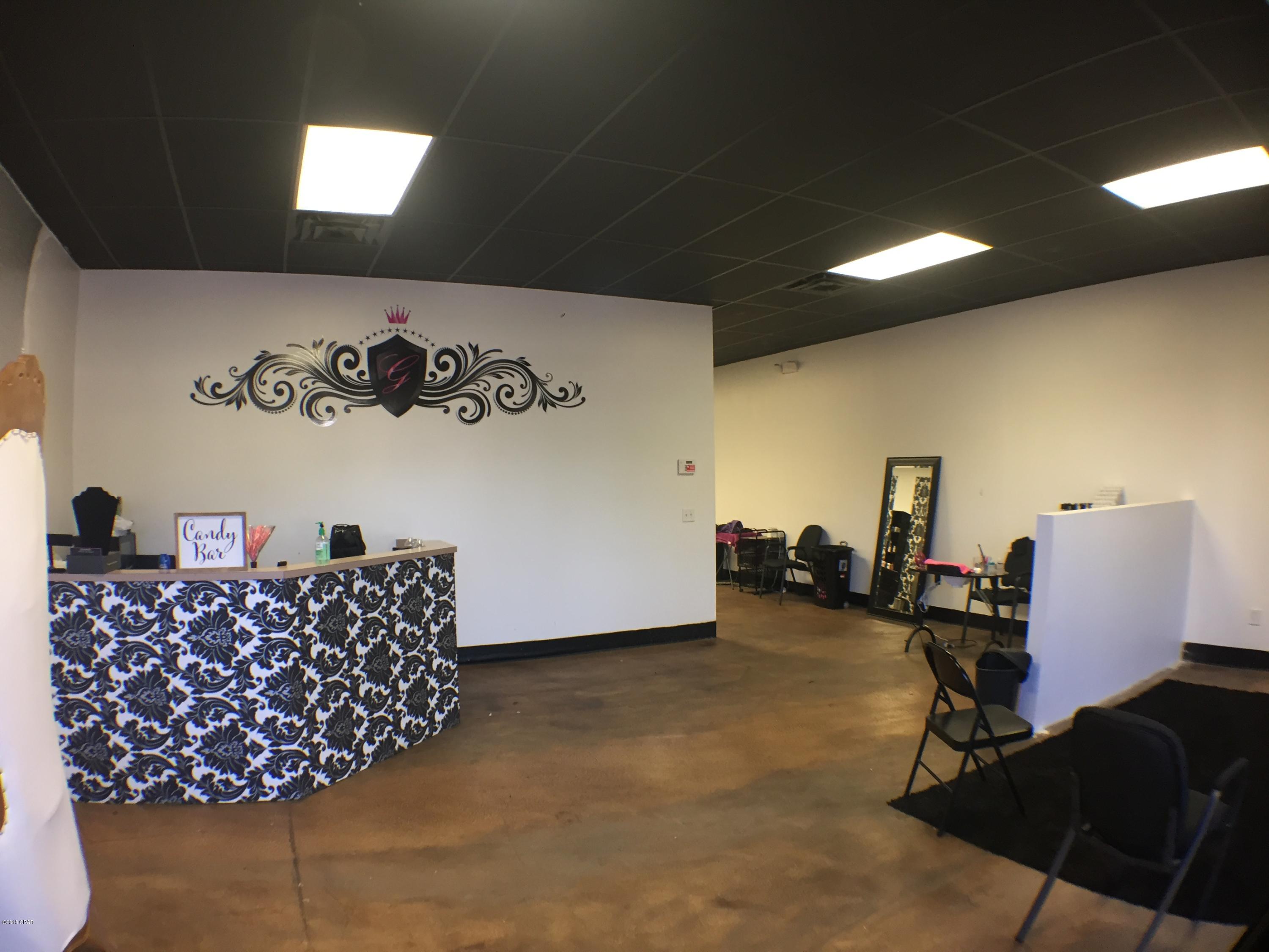 [No Recorded Subdiv] - Commercial Sale