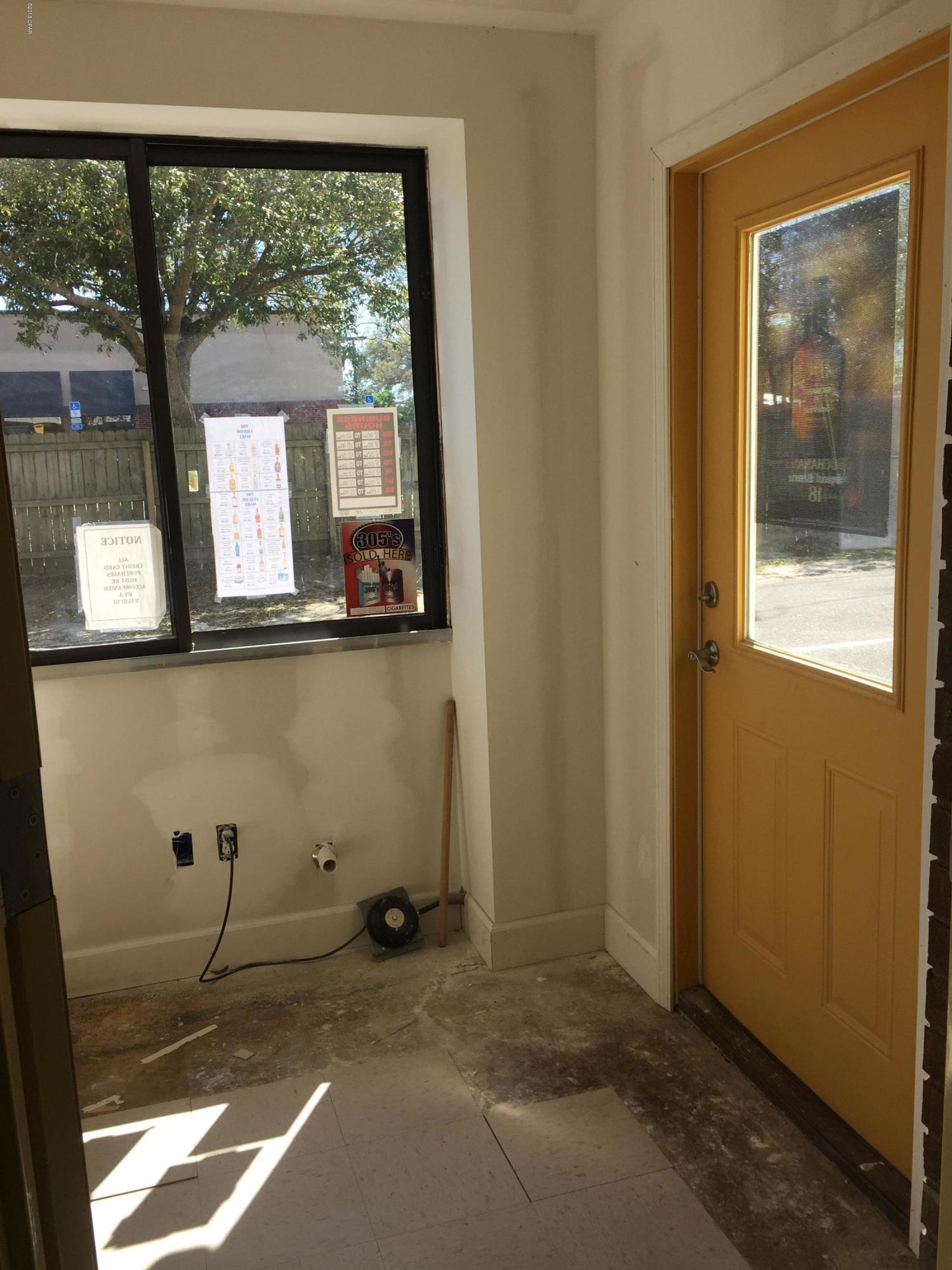 [No Recorded Subdiv] - Commercial Sale