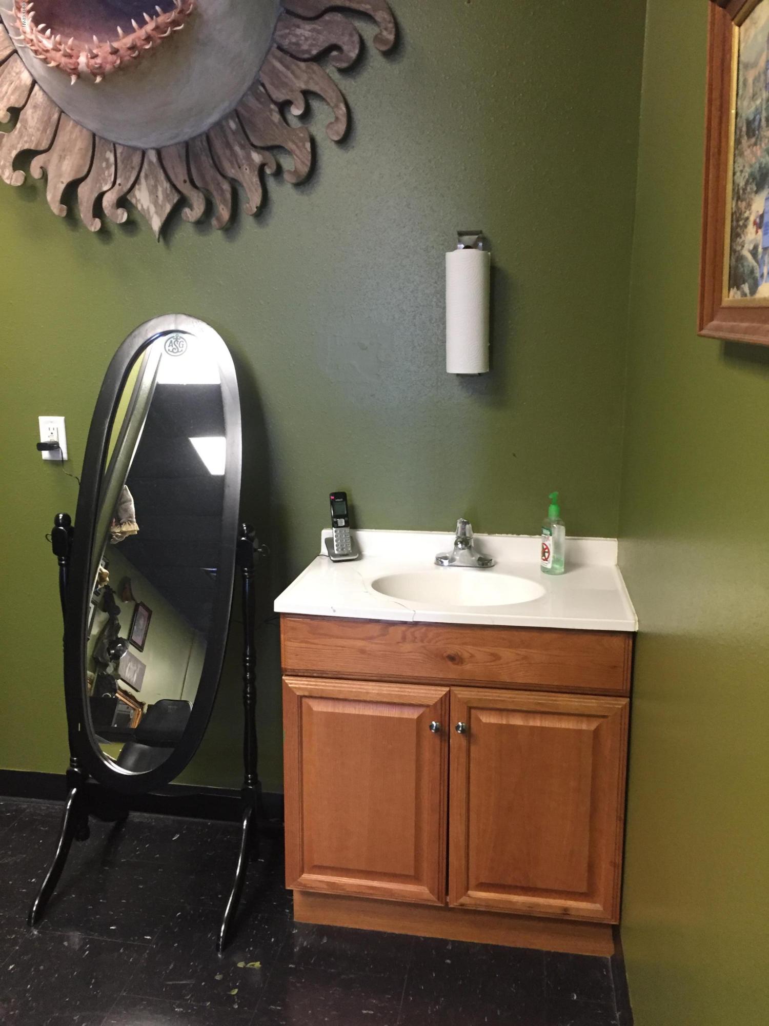 [No Recorded Subdiv] - Commercial Sale