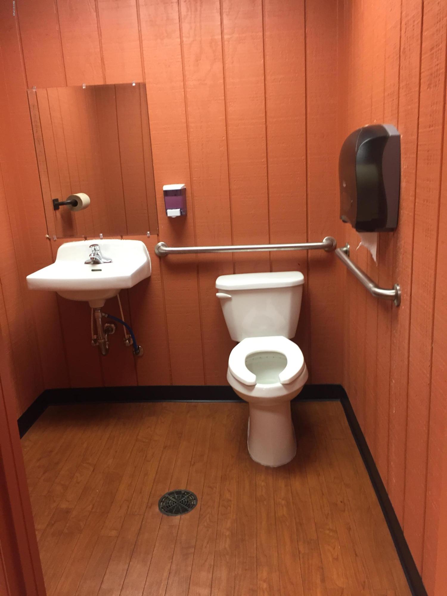 [No Recorded Subdiv] - Commercial Sale