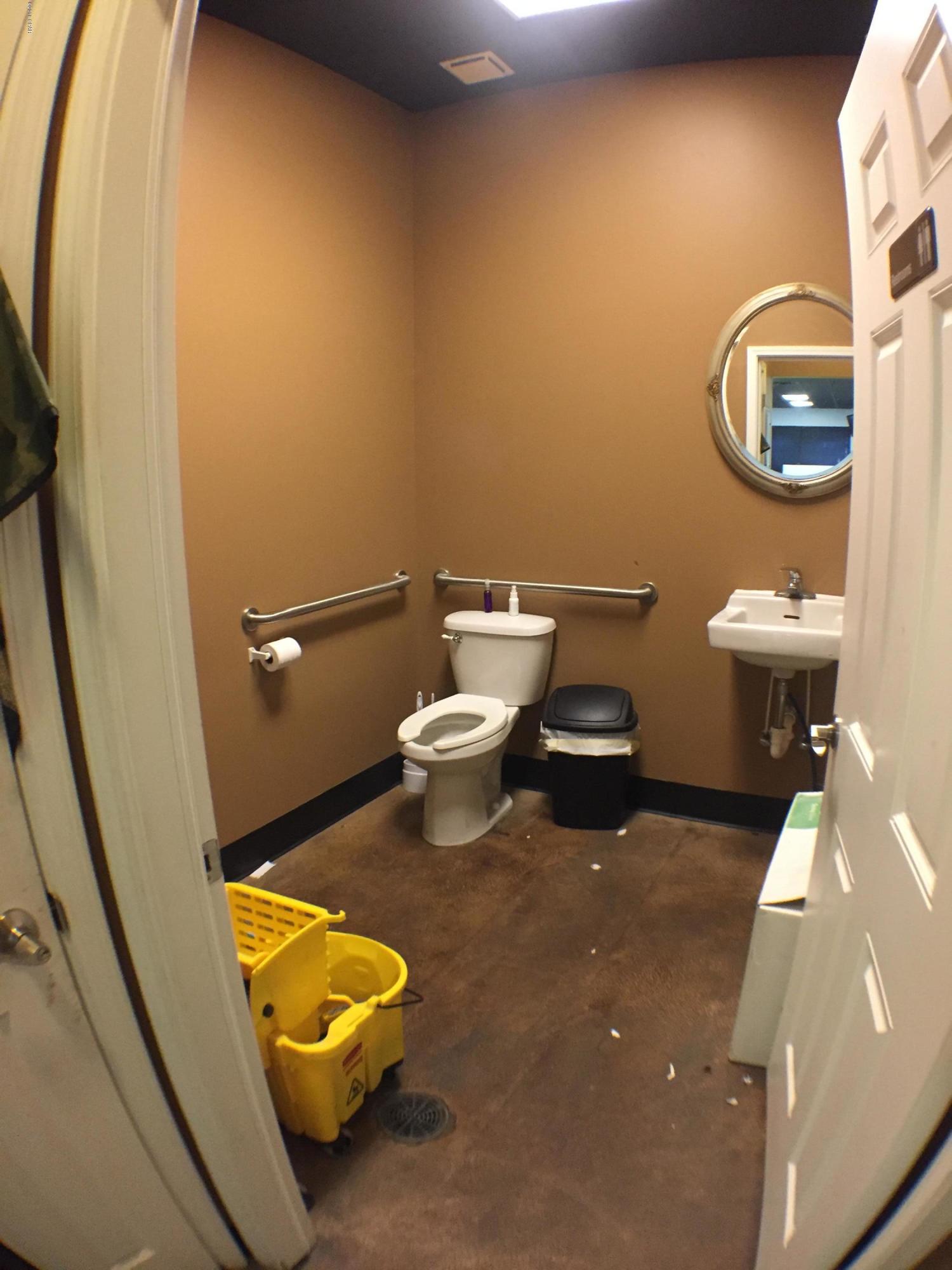 [No Recorded Subdiv] - Commercial Sale