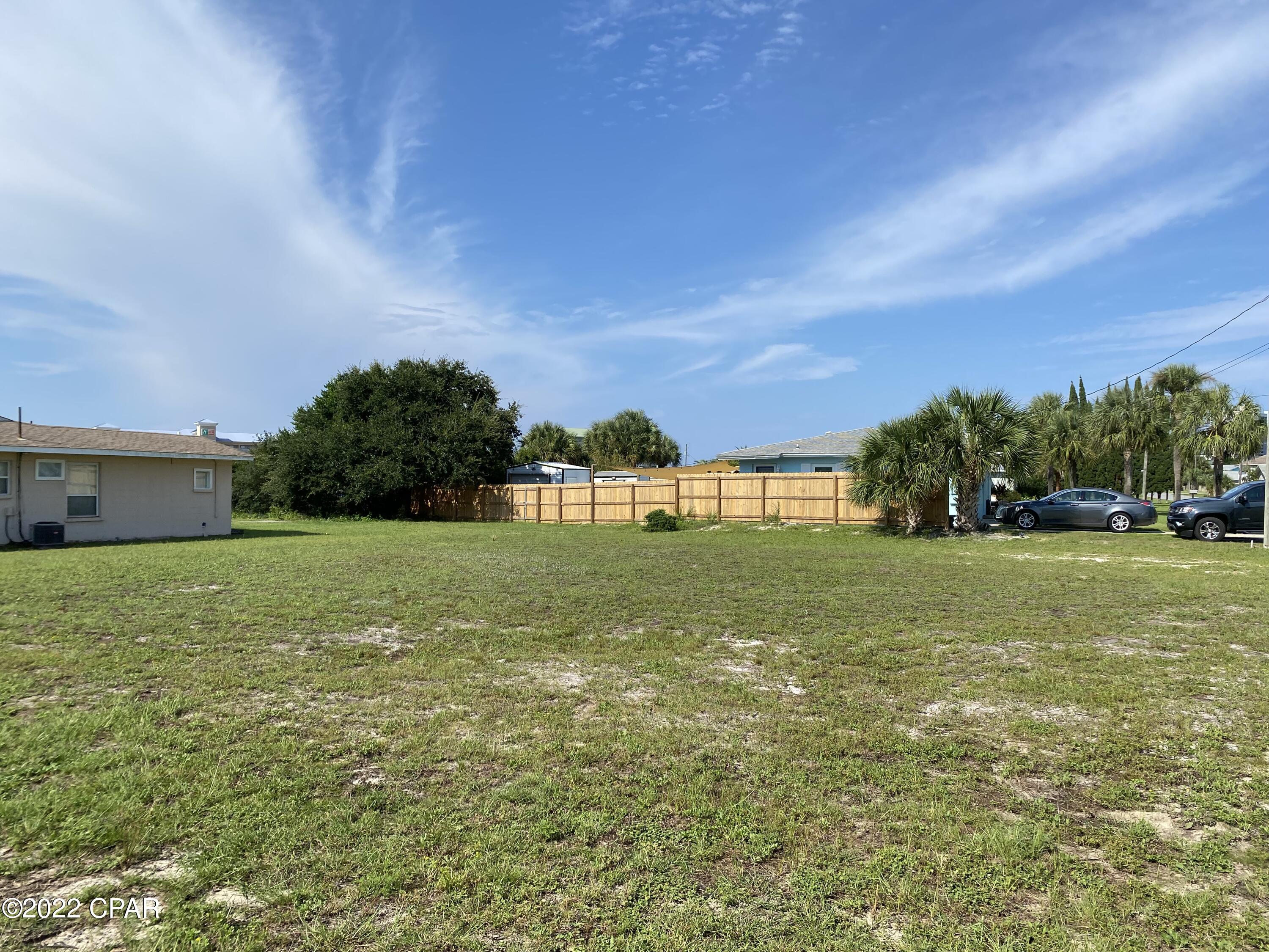 El Centro Beach - Land