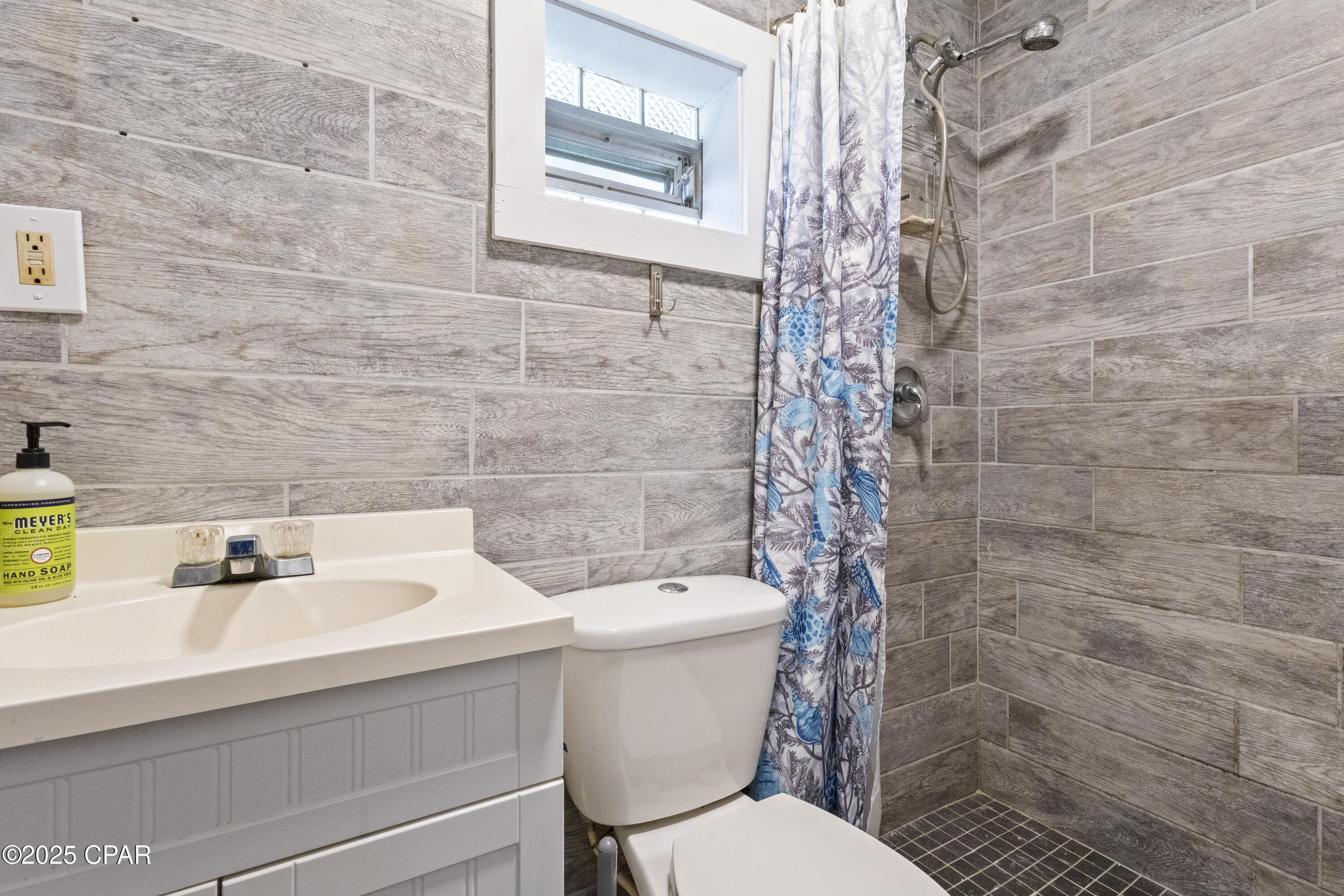 Laguna Beach Estates 8th Add - Residential