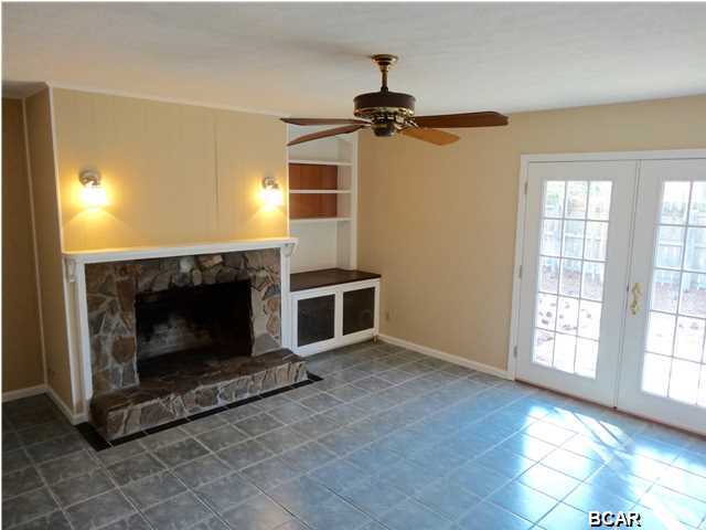 Venetian Villa 1st Add Replat - Residential