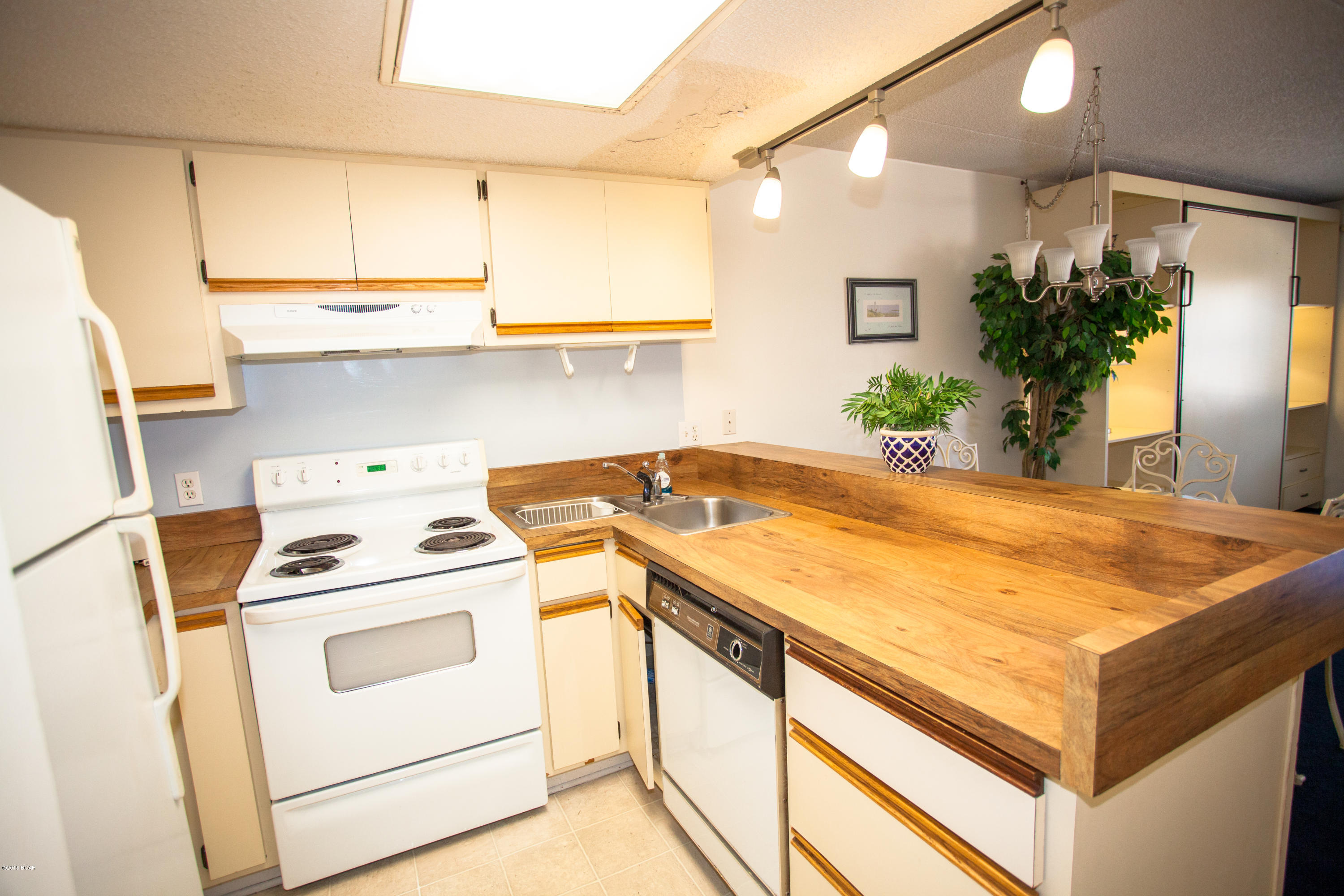 Ocean Terr. Condo. - Residential