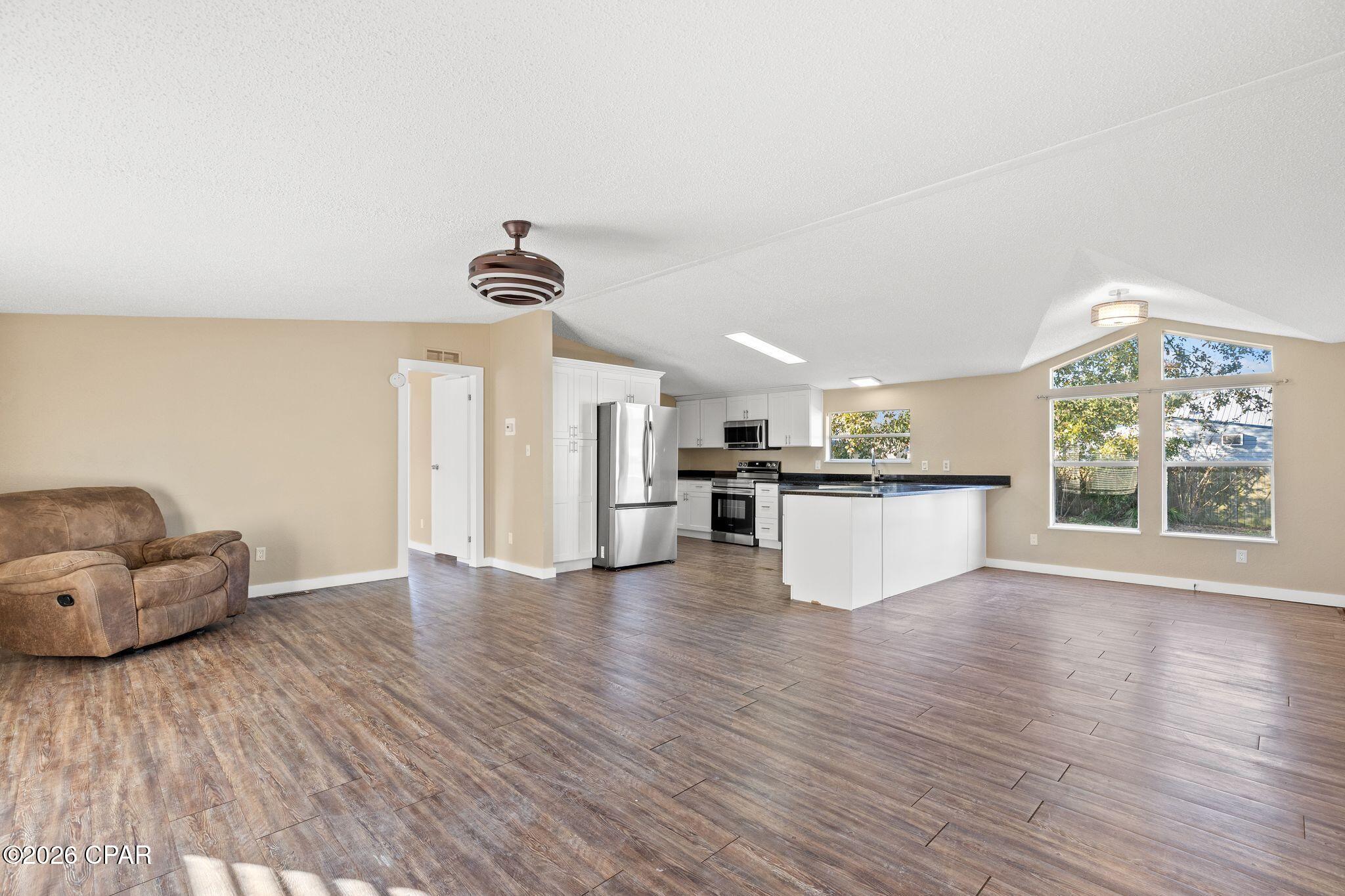 Lagoon Oaks - Residential