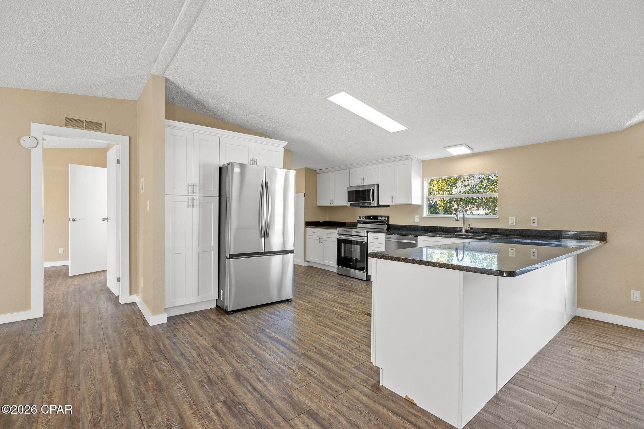 Lagoon Oaks - Residential