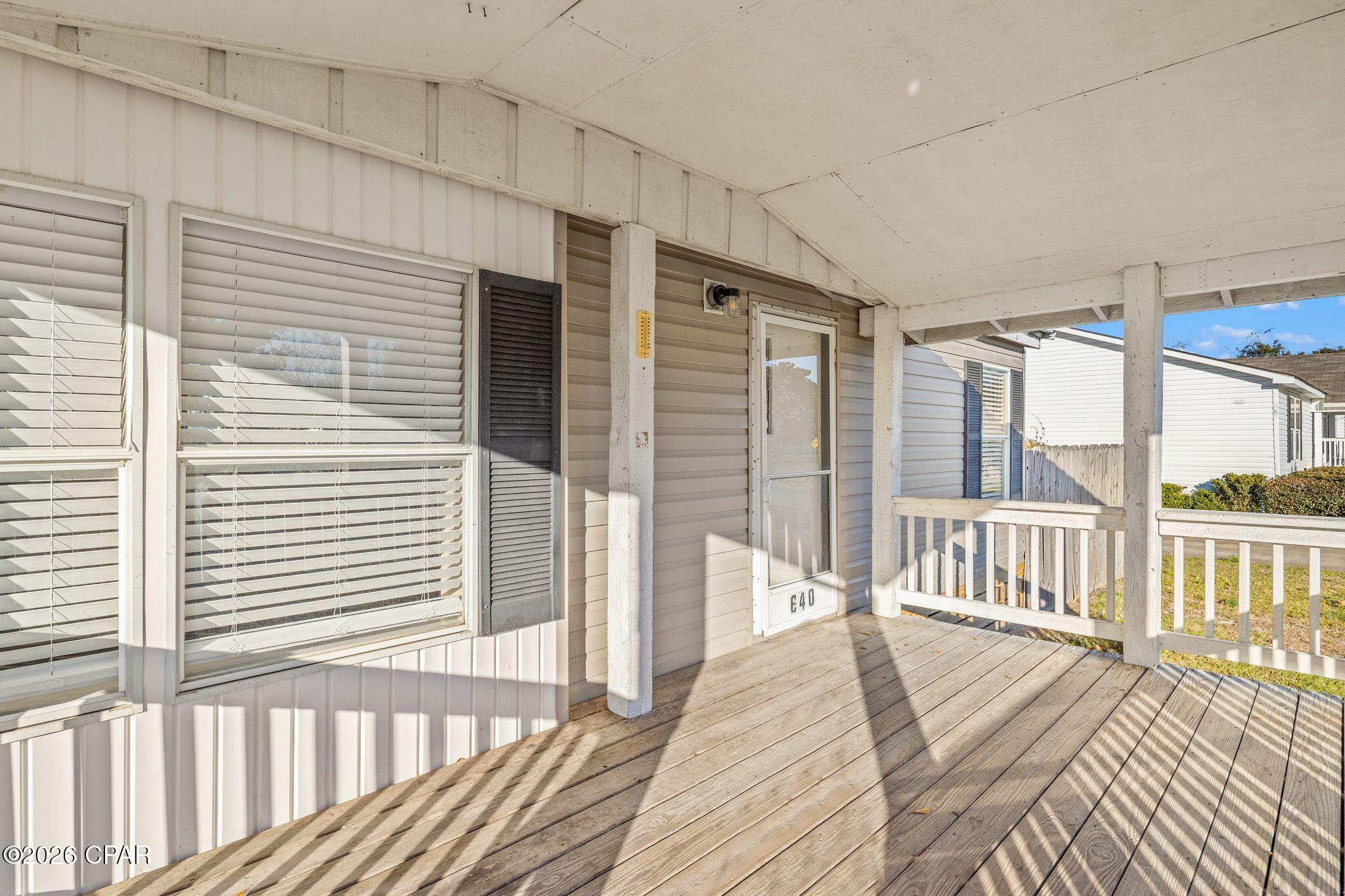 Lagoon Oaks - Residential