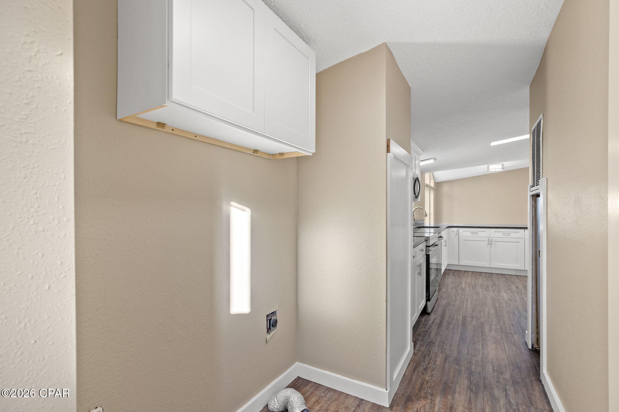 Lagoon Oaks - Residential