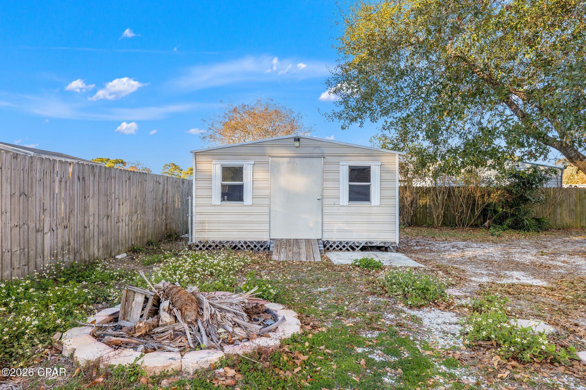 Lagoon Oaks - Residential