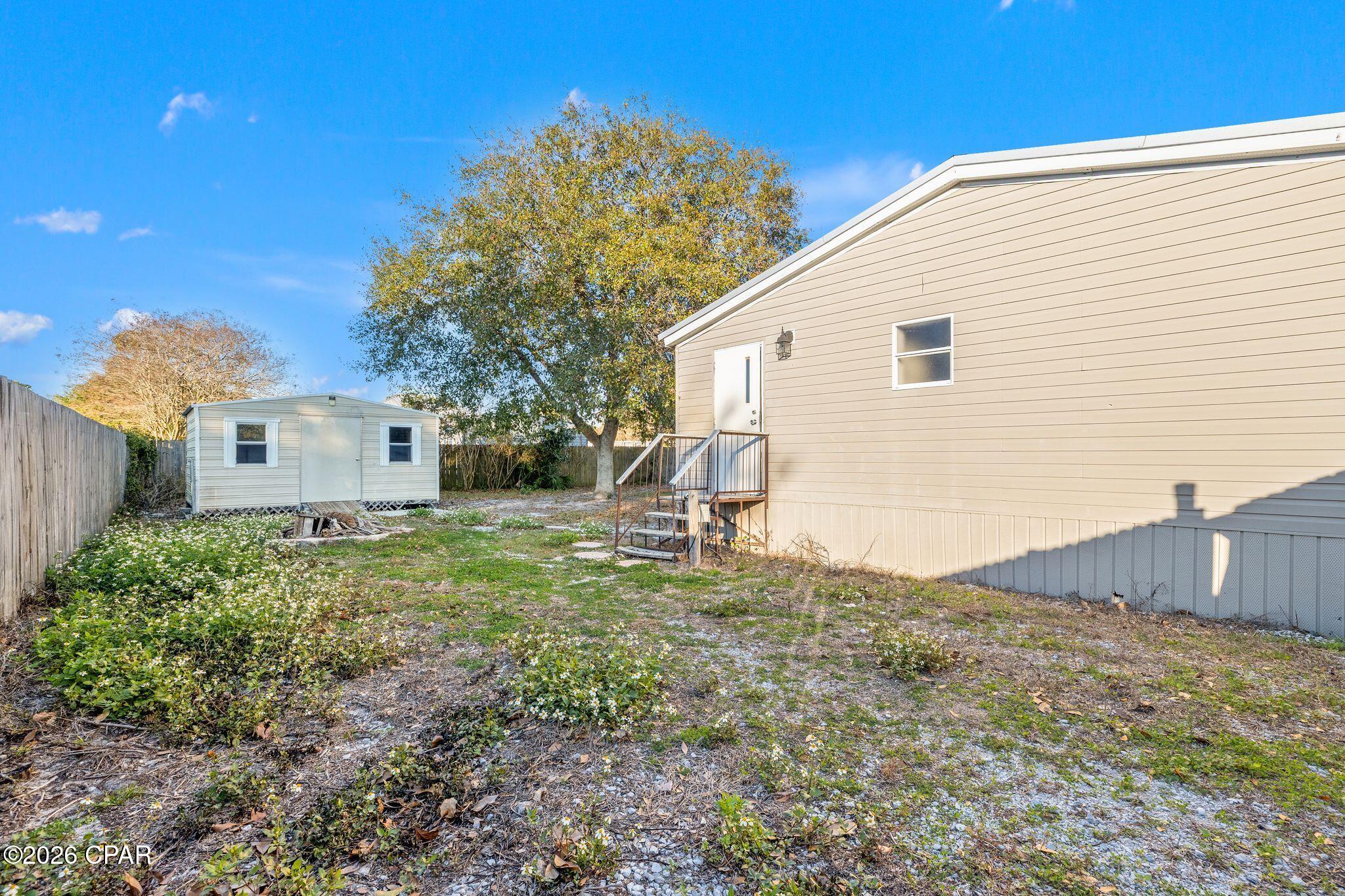 Lagoon Oaks - Residential